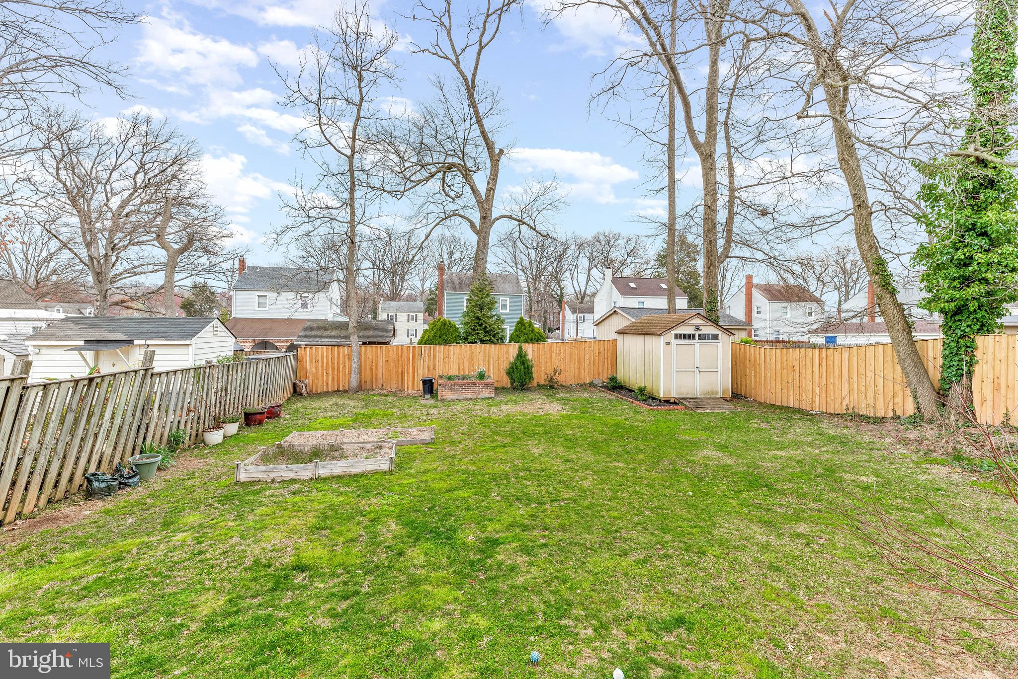 LANDOVER HILLS - Residential