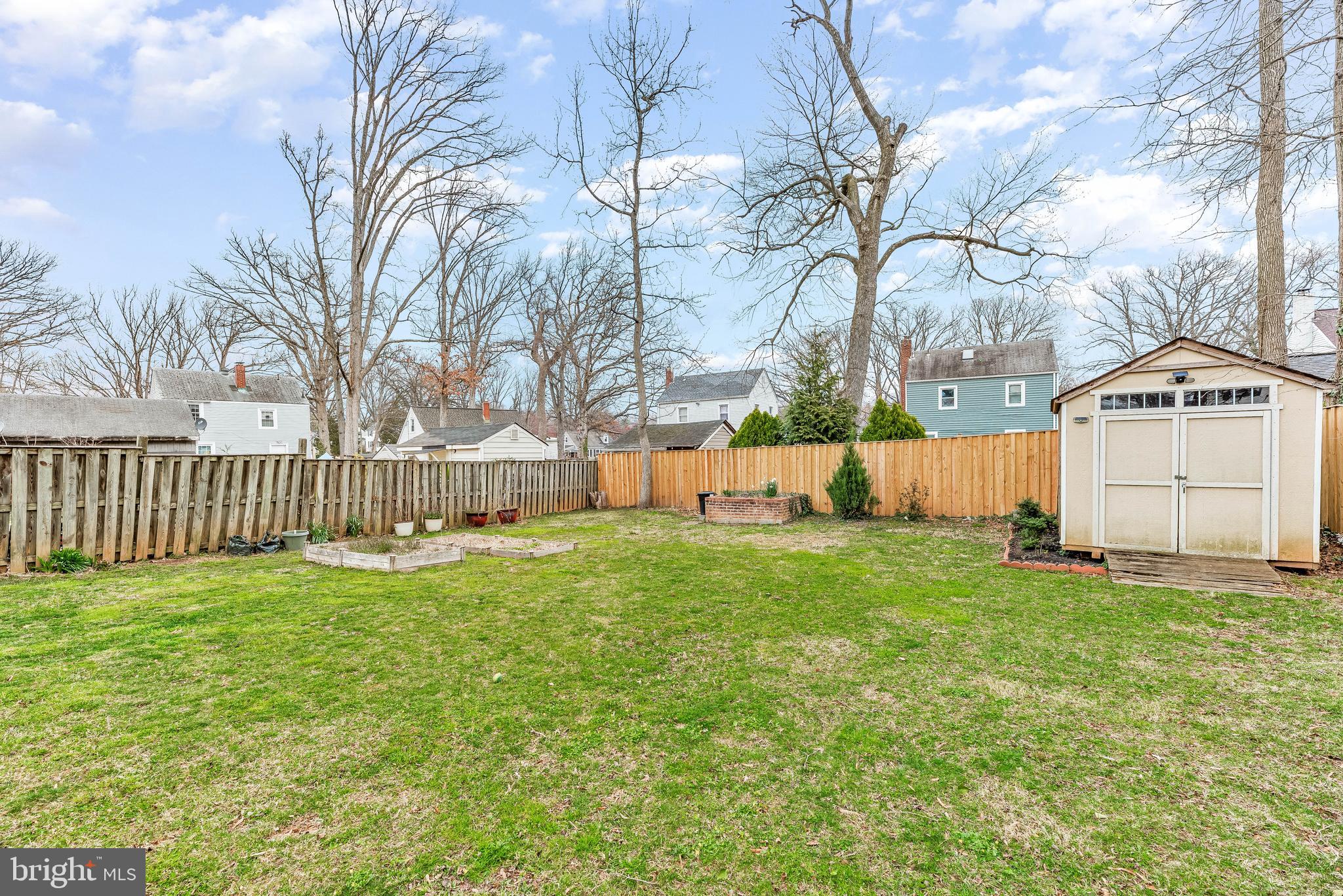 LANDOVER HILLS - Residential