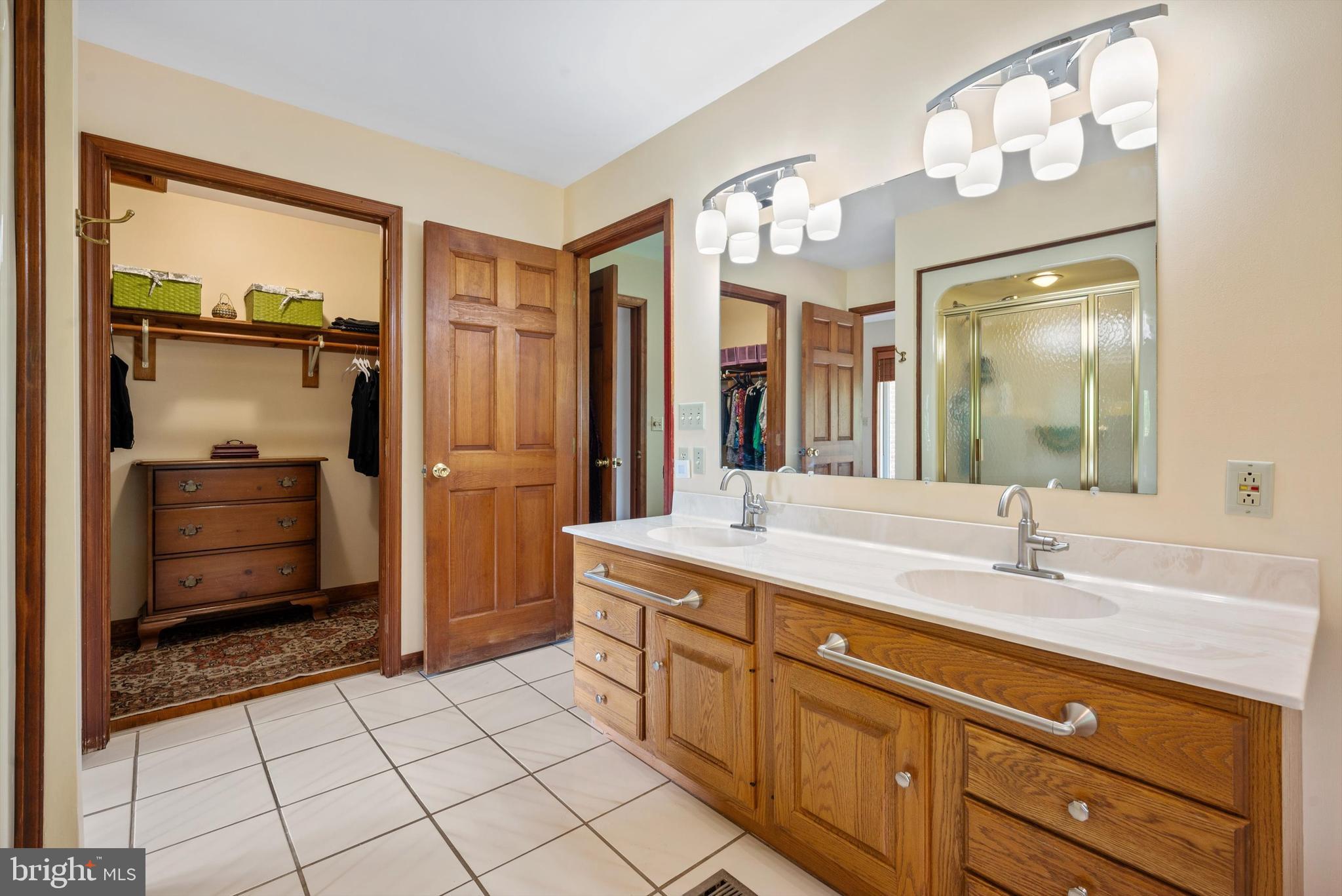 GLENDALE ESTATES - Residential