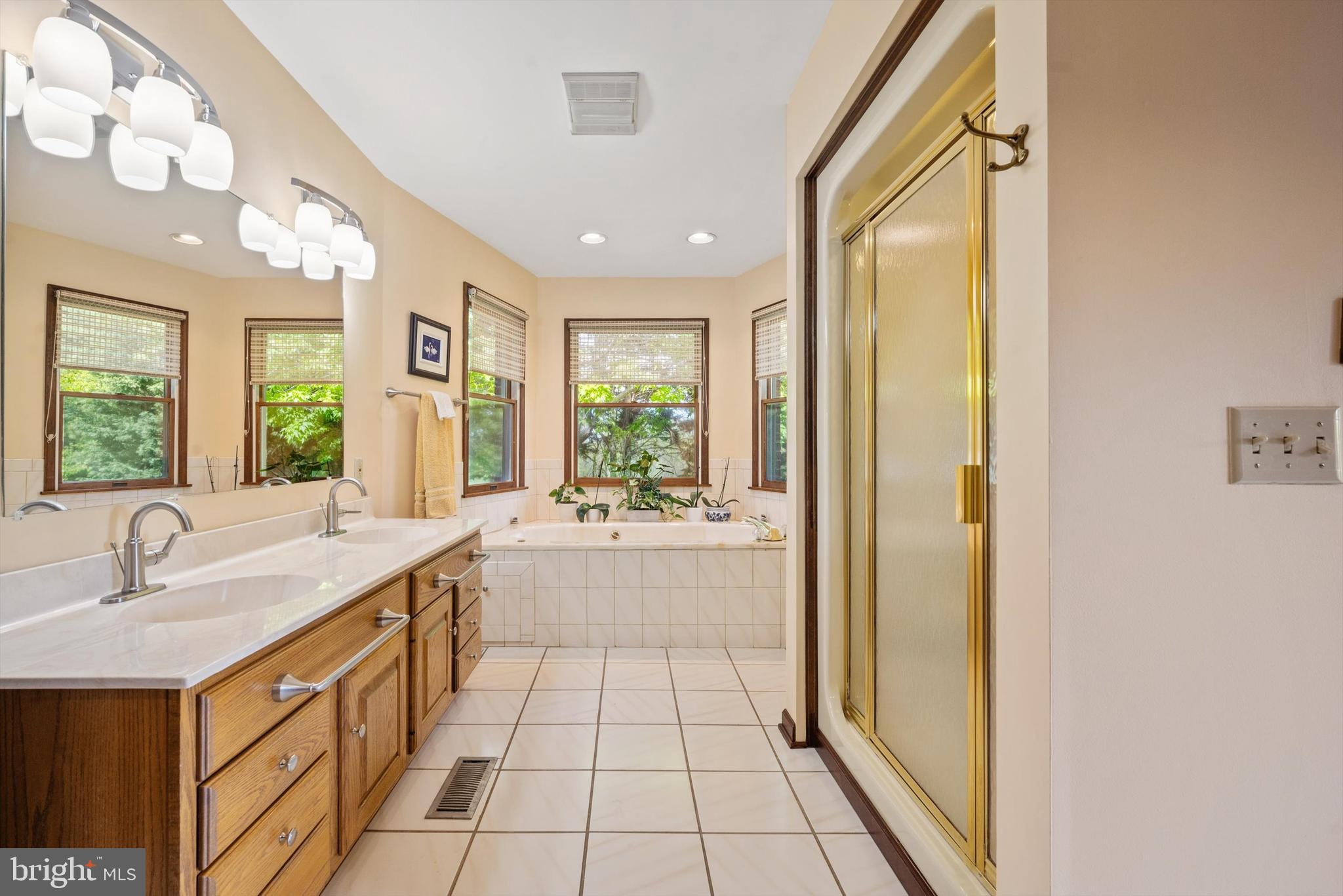 GLENDALE ESTATES - Residential