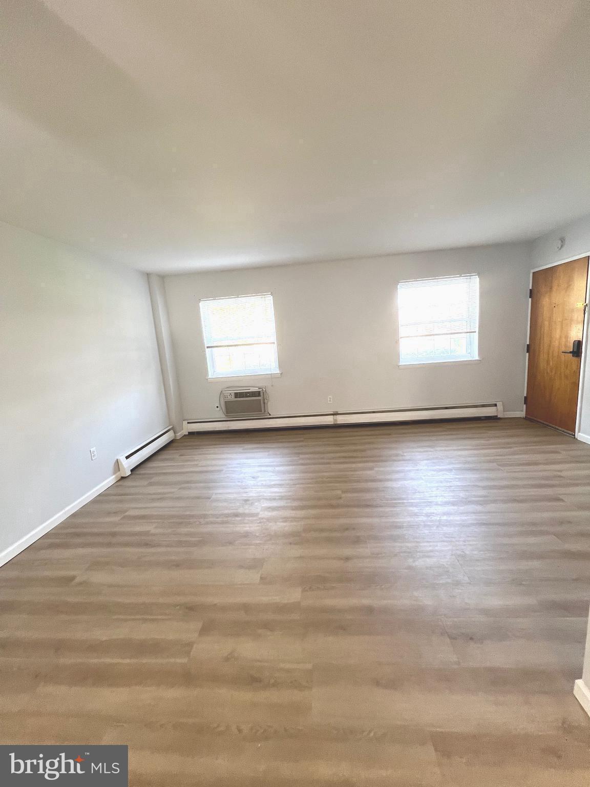 ASTON ARMS - Residential