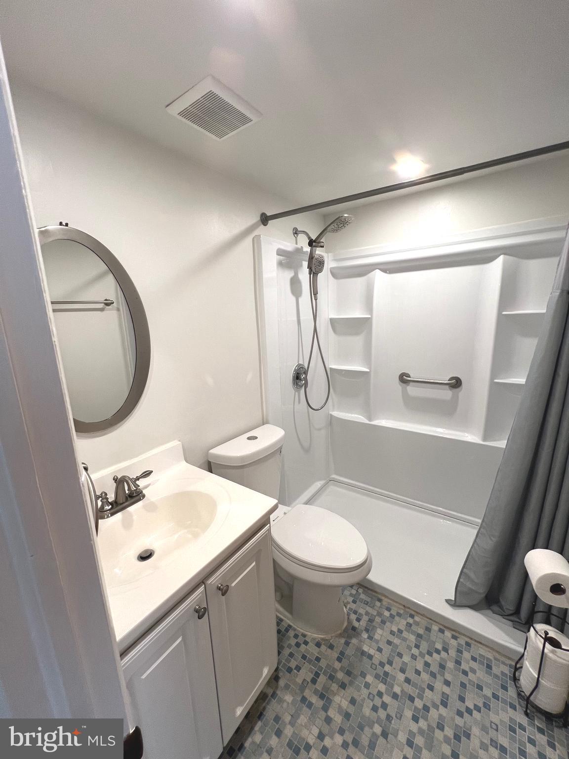 ASTON ARMS - Residential