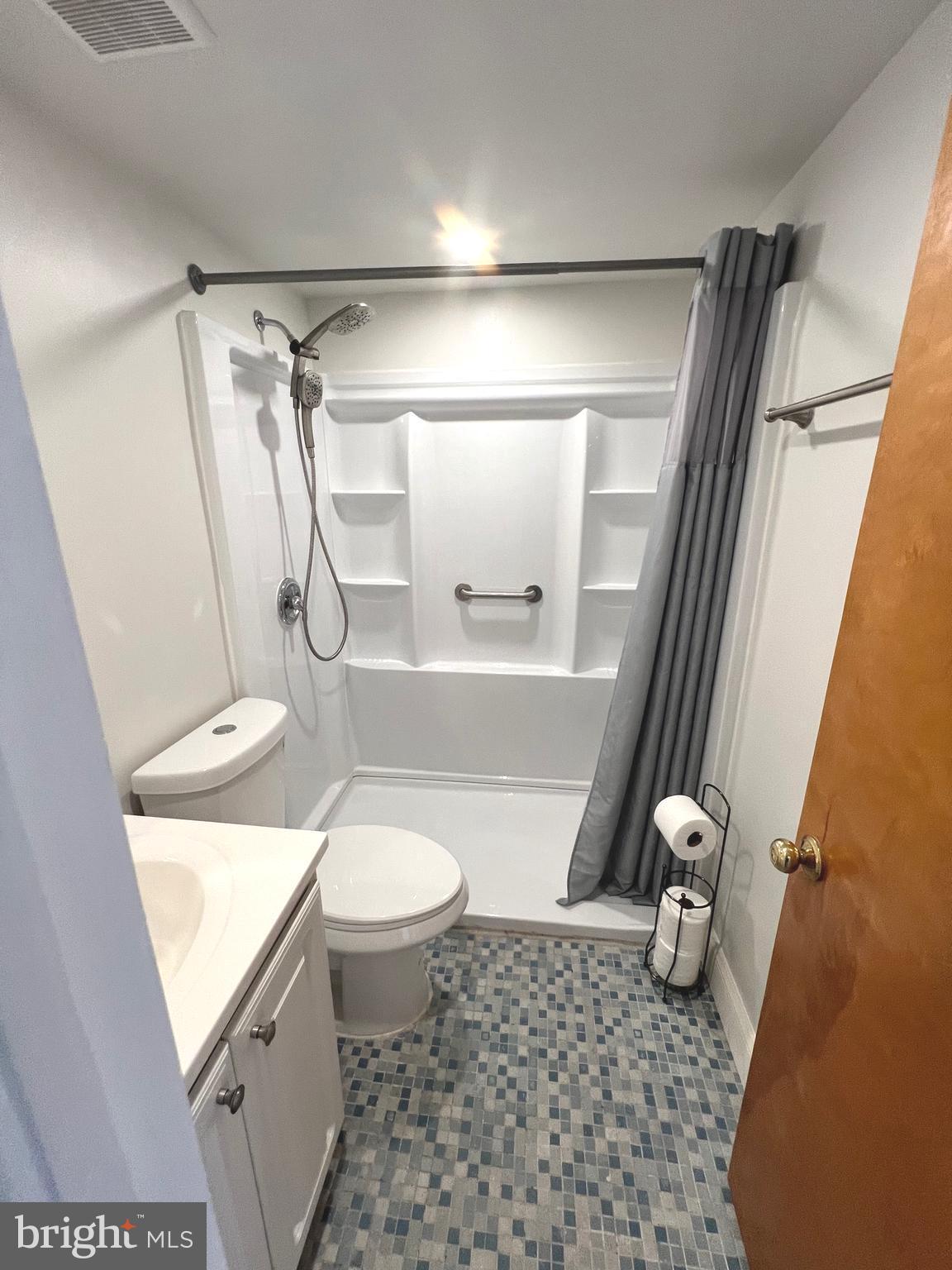 ASTON ARMS - Residential