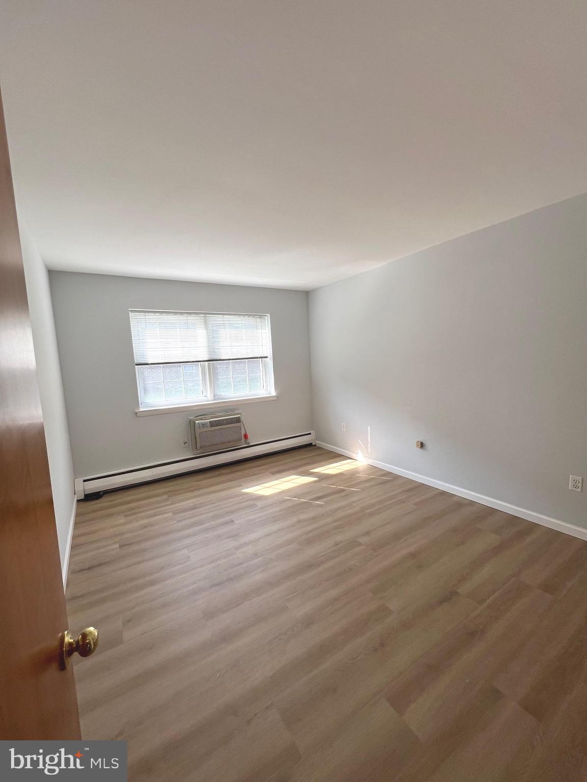 ASTON ARMS - Residential