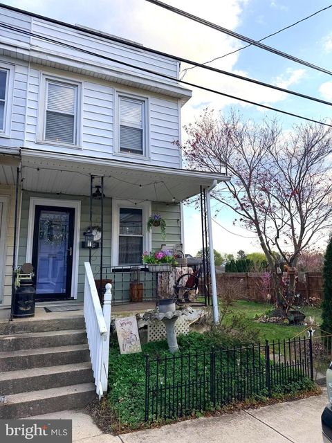 124 KICHLINE AVENUE HELLERTOWN PA 18055