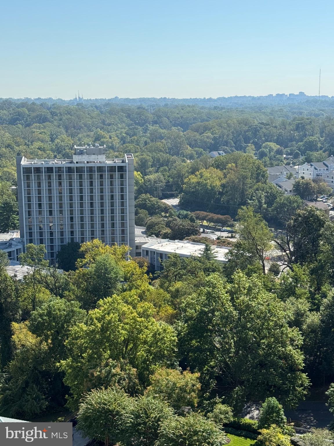 PROMENADE TOWERS - Residential