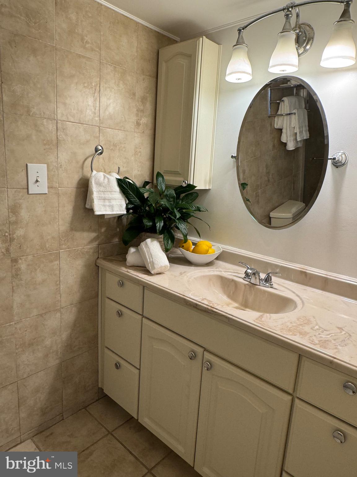 PROMENADE TOWERS - Residential