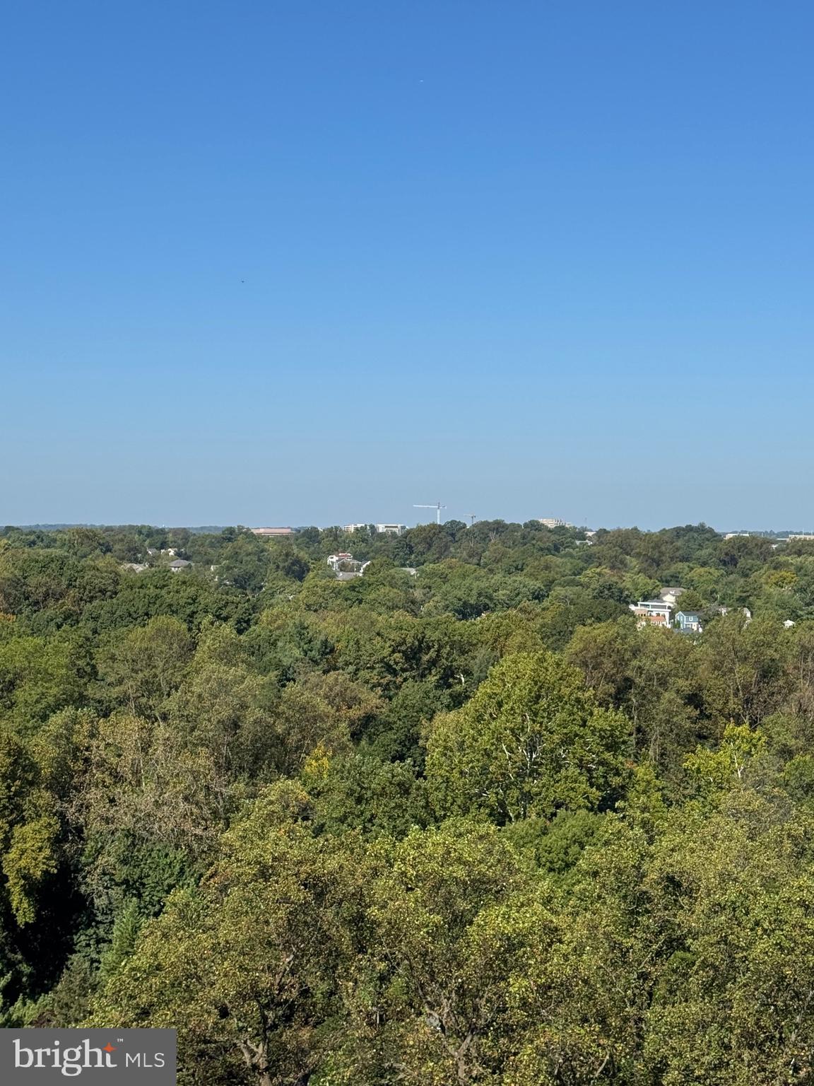 PROMENADE TOWERS - Residential