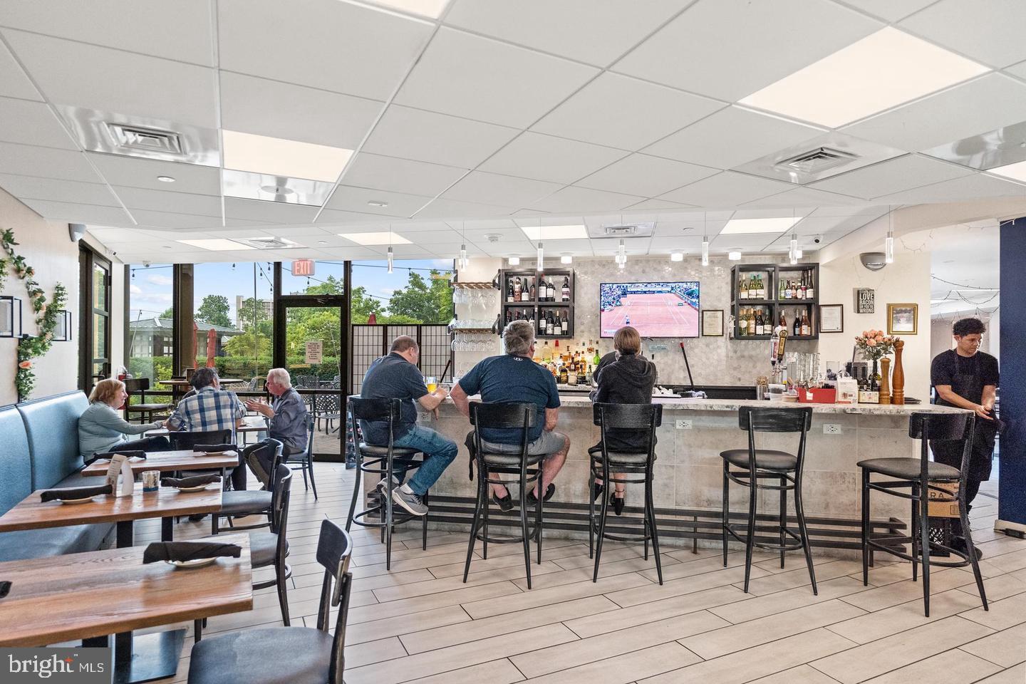 PROMENADE TOWERS - Residential