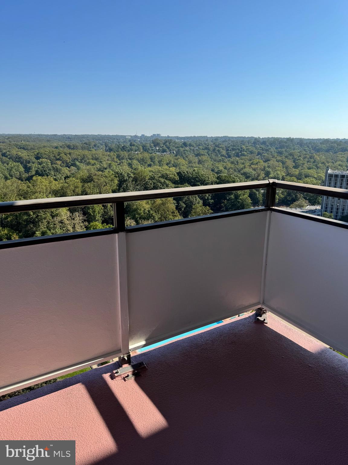 PROMENADE TOWERS - Residential