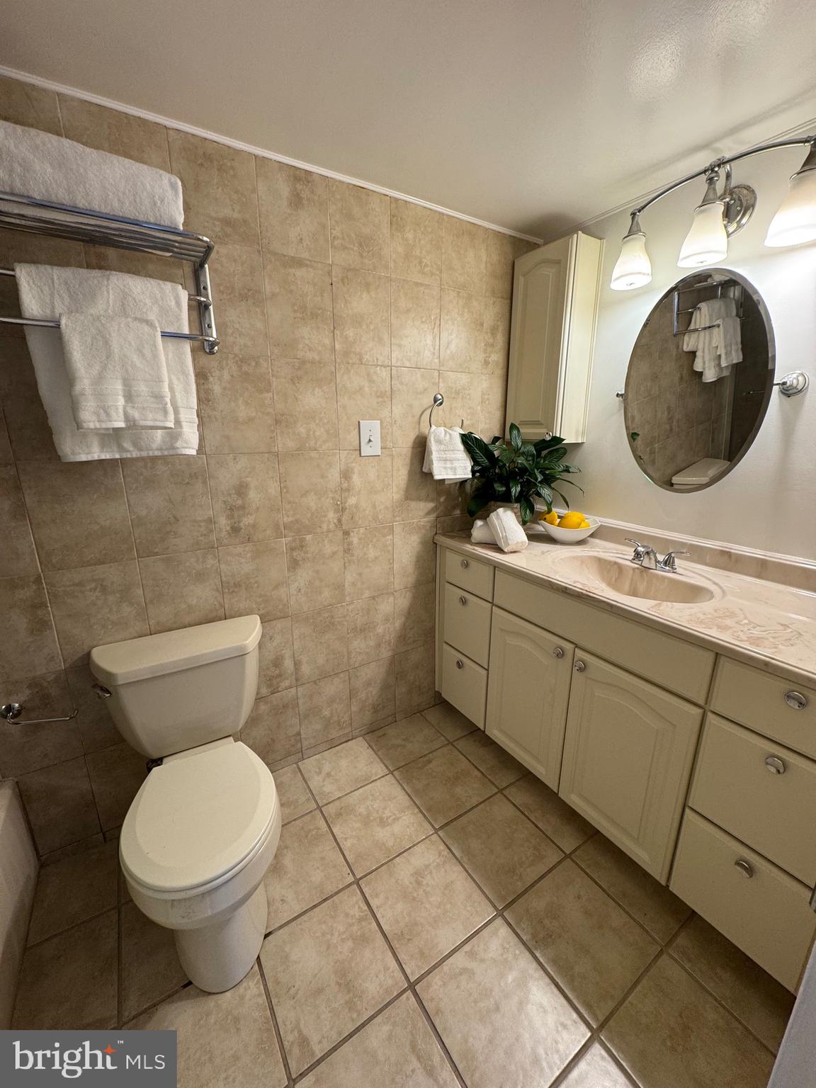 PROMENADE TOWERS - Residential