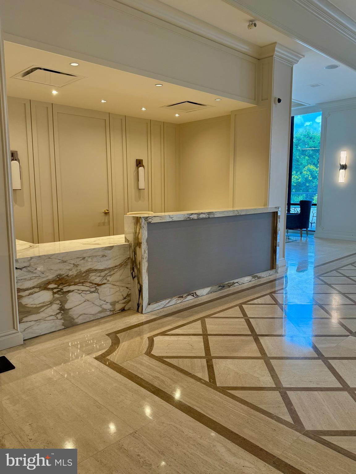 PROMENADE TOWERS - Residential