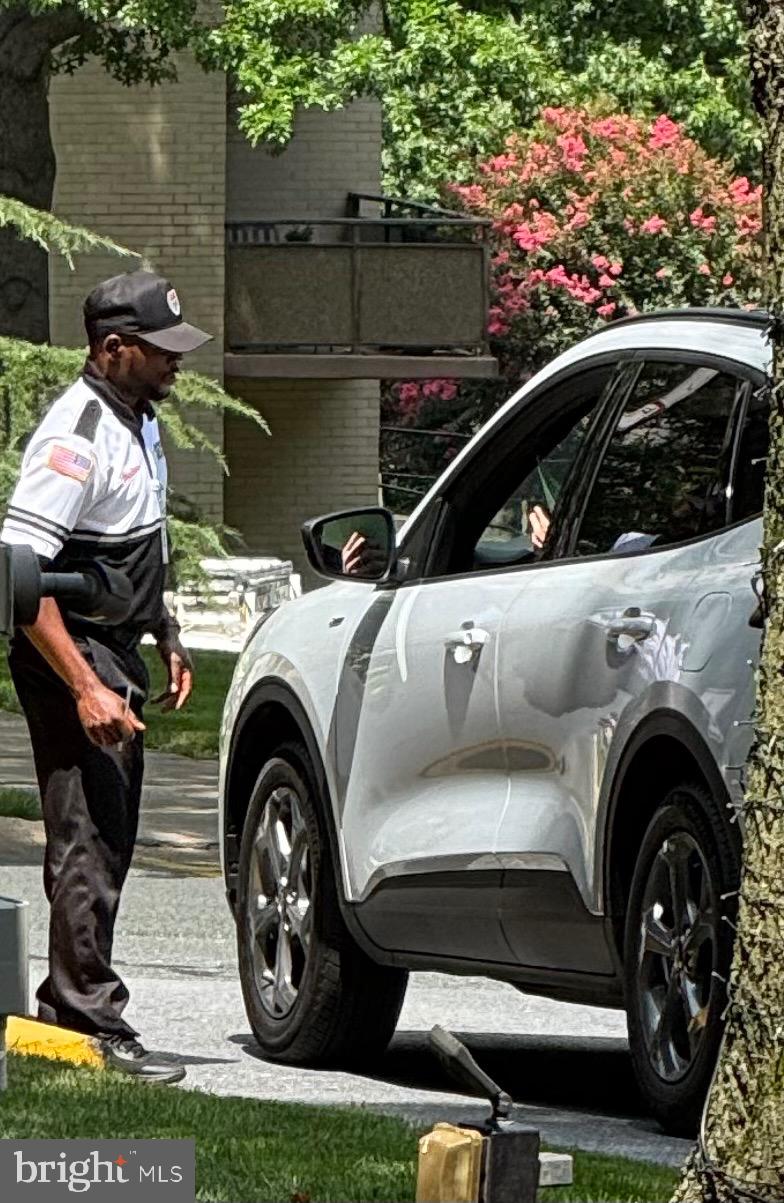 PROMENADE TOWERS - Residential