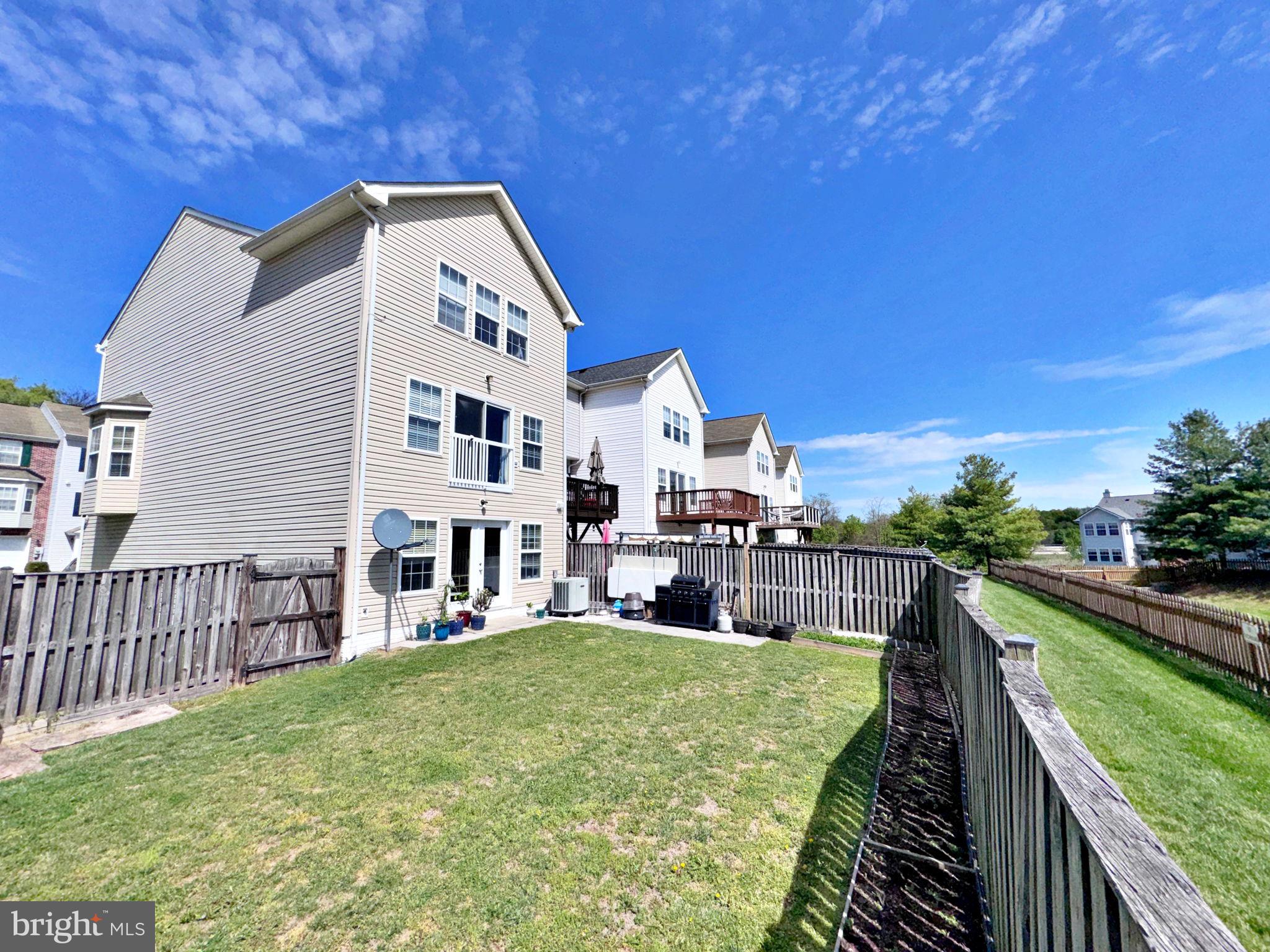 COUNTY GREEN - Residential