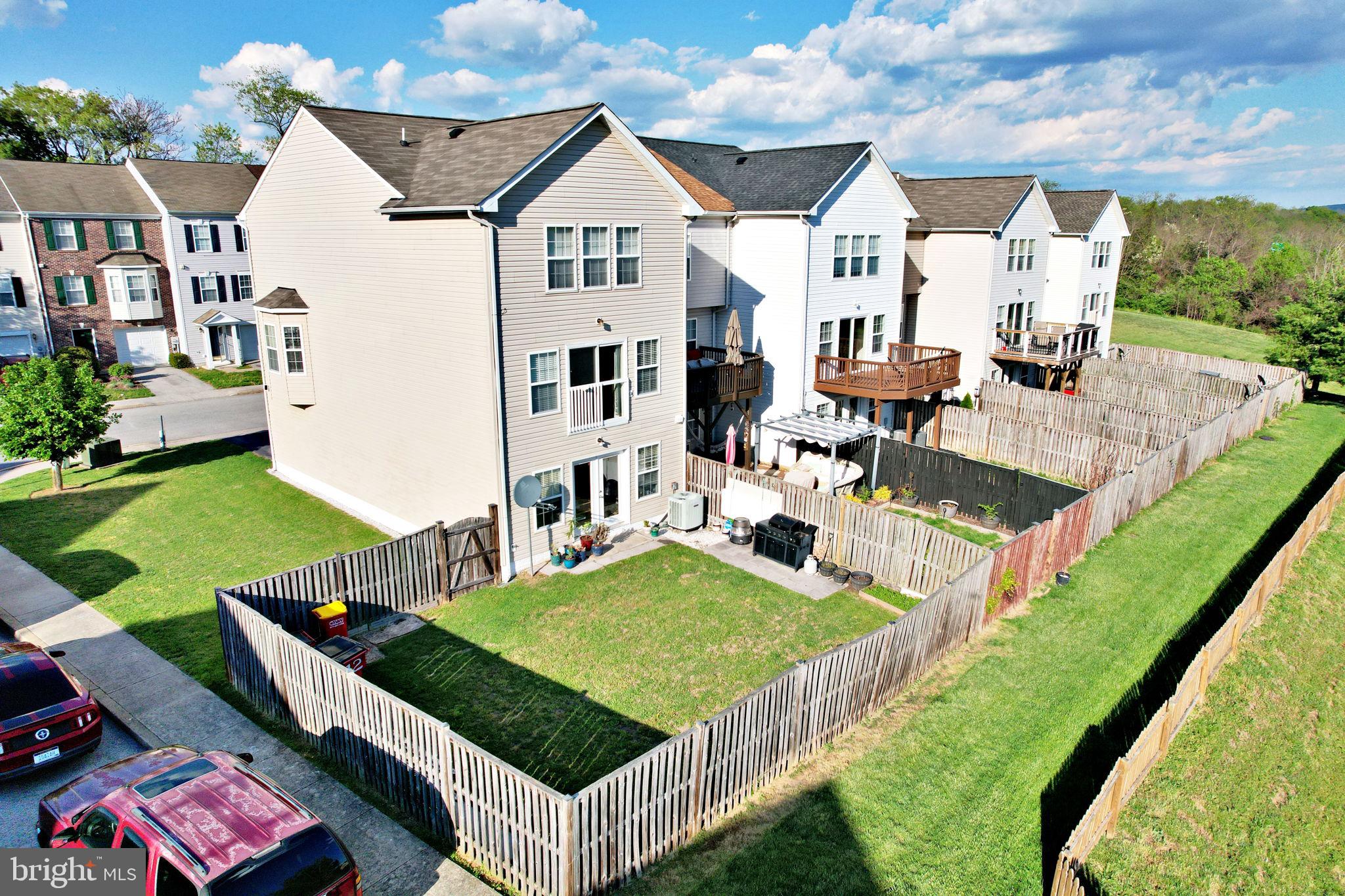 COUNTY GREEN - Residential
