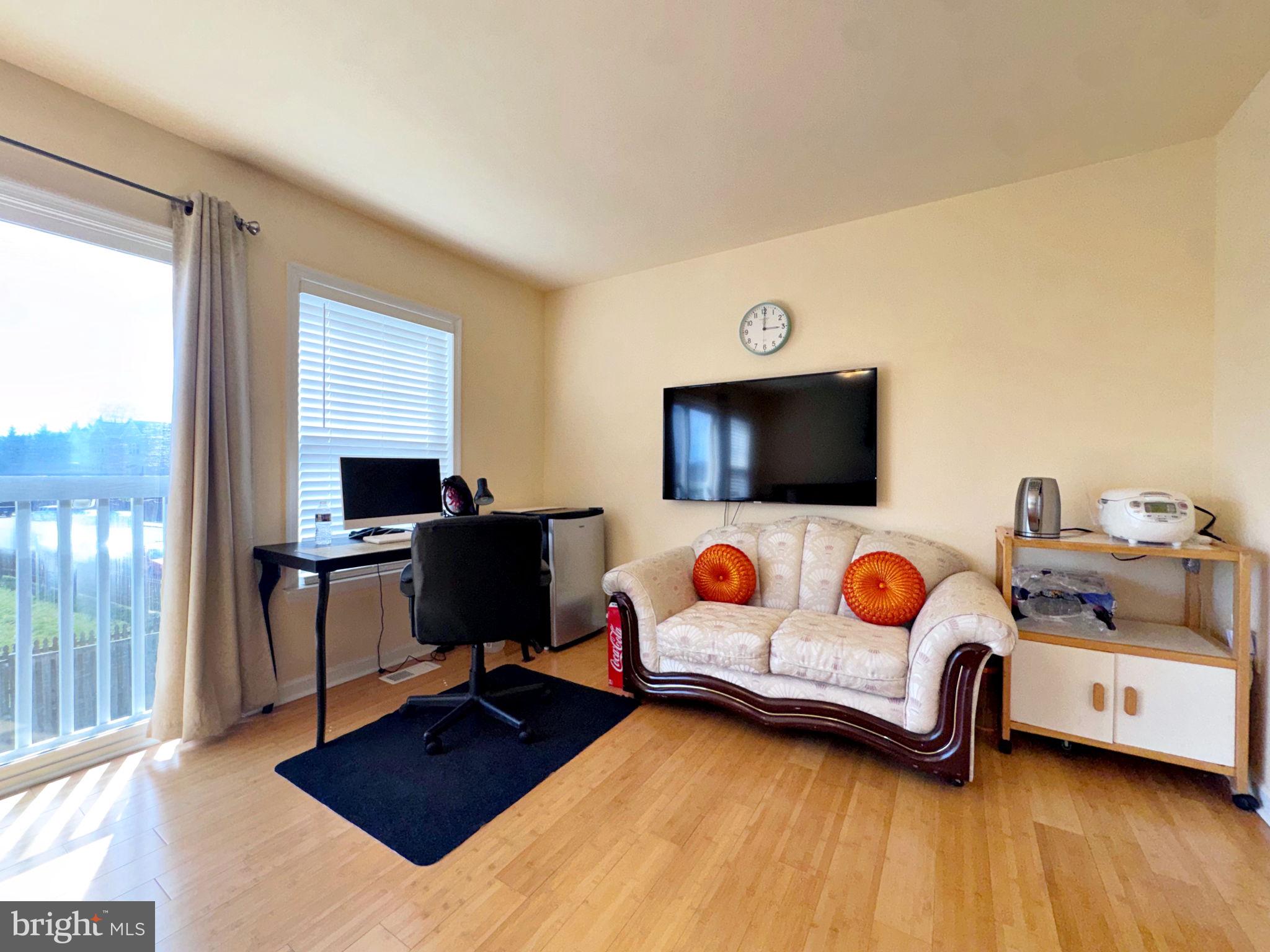 COUNTY GREEN - Residential