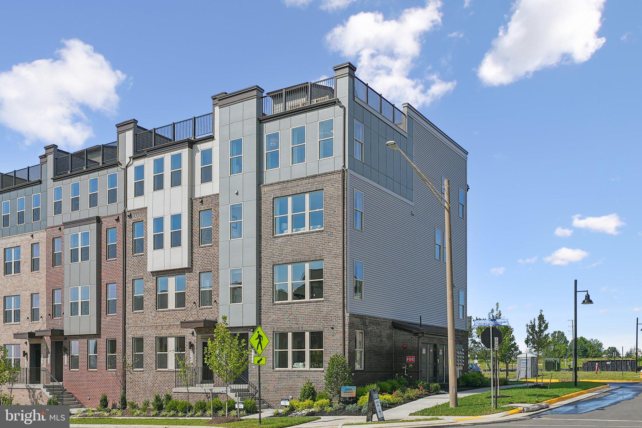 GATEWAY WEST - Residential