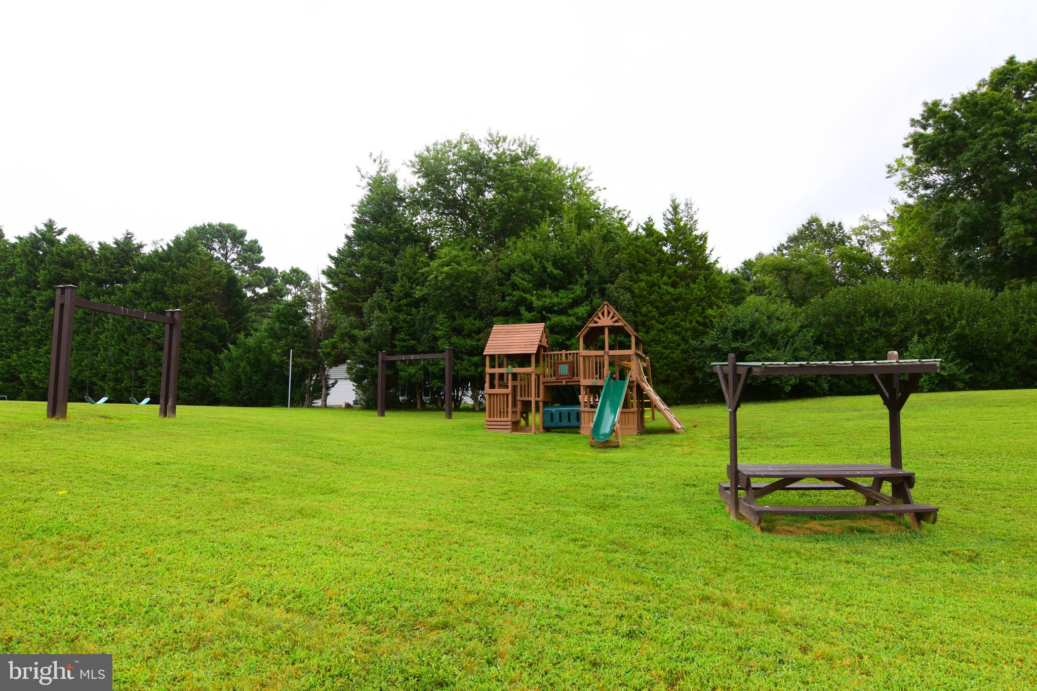 BRETON BAY ESTATES - Residential