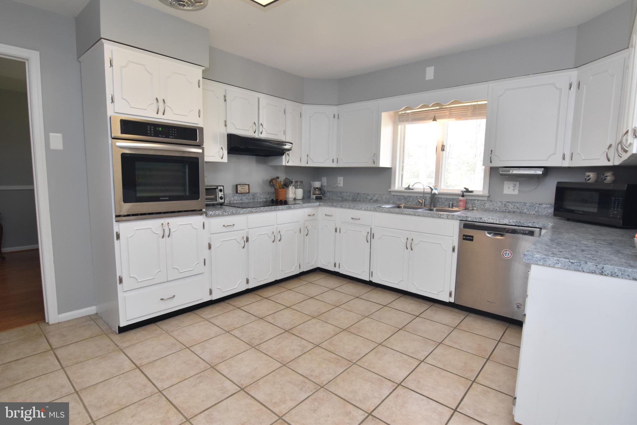 BRETON BAY ESTATES - Residential