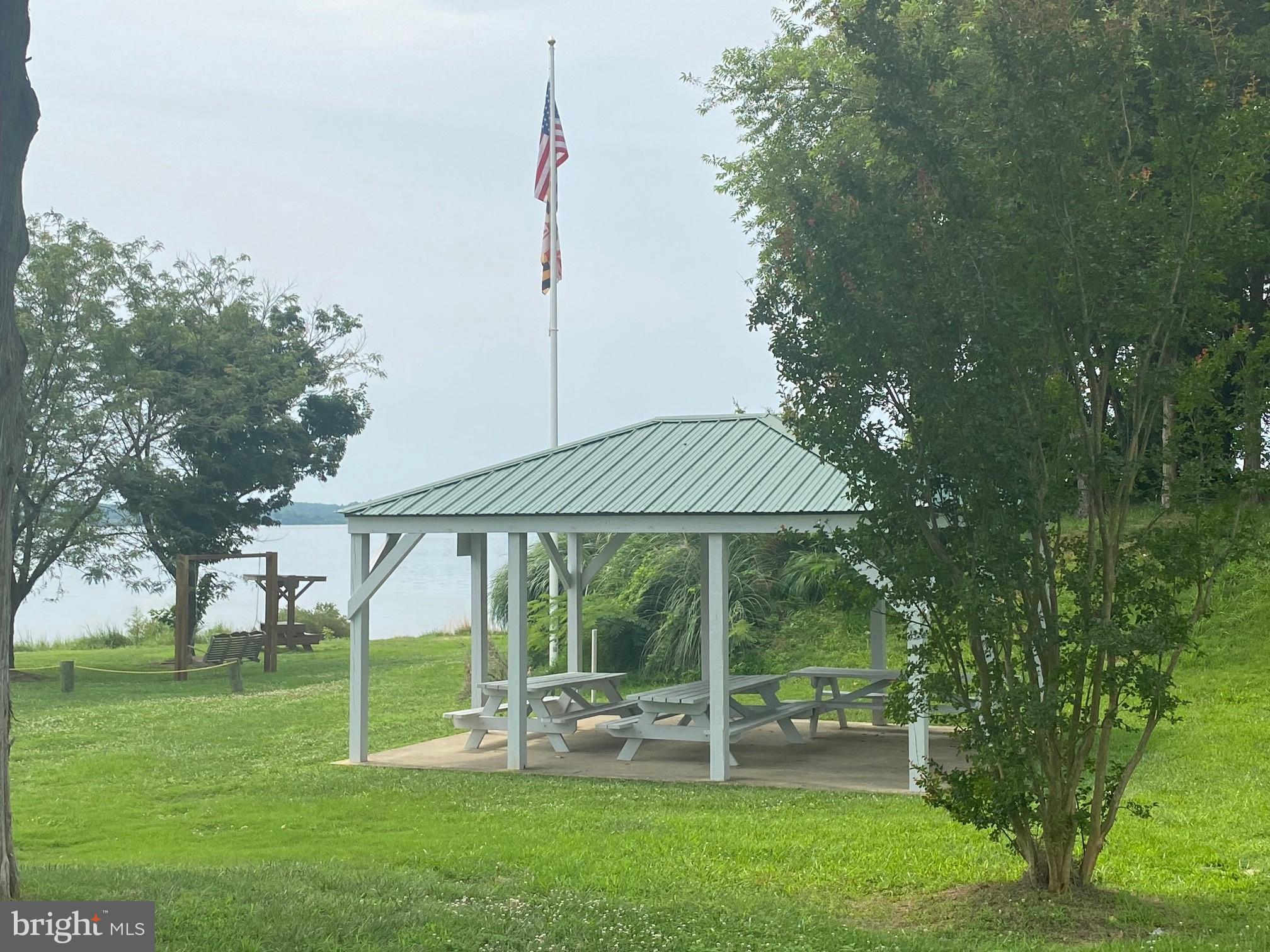 BRETON BAY ESTATES - Residential