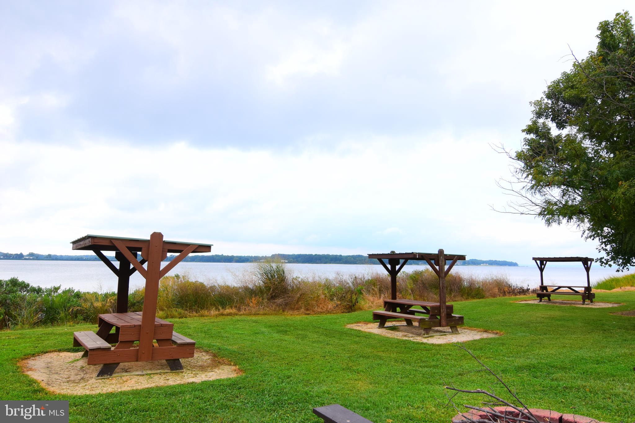 BRETON BAY ESTATES - Residential