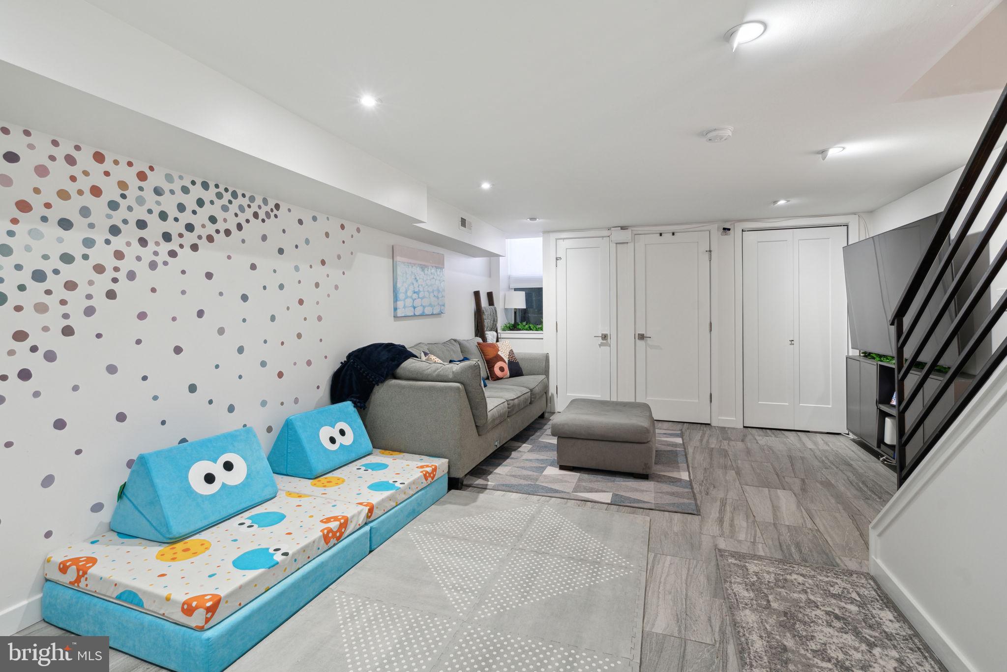 GRADUATE HOSPITAL - Residential