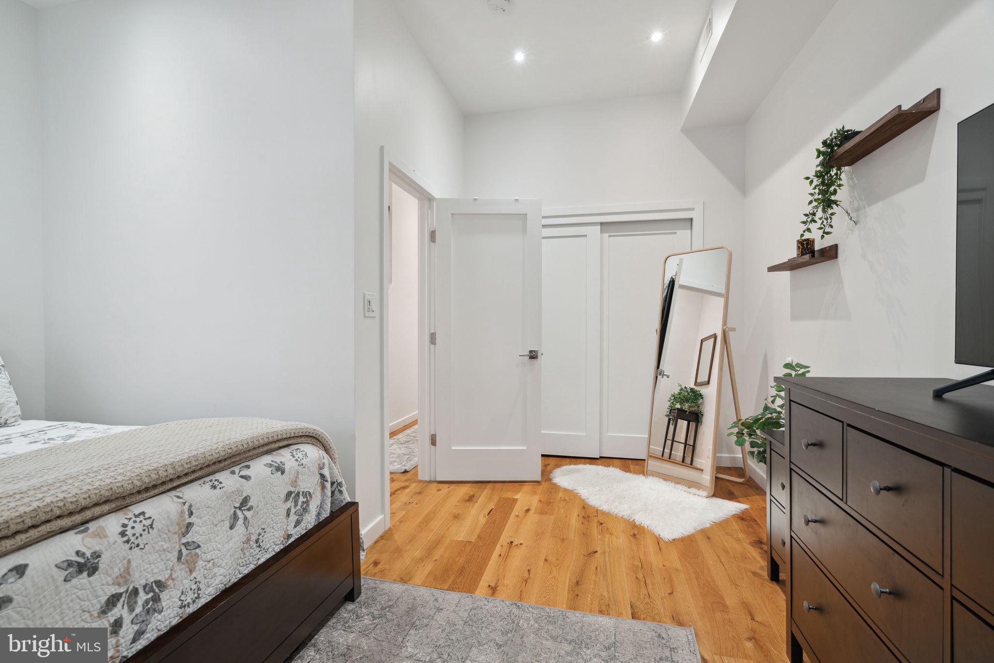 GRADUATE HOSPITAL - Residential