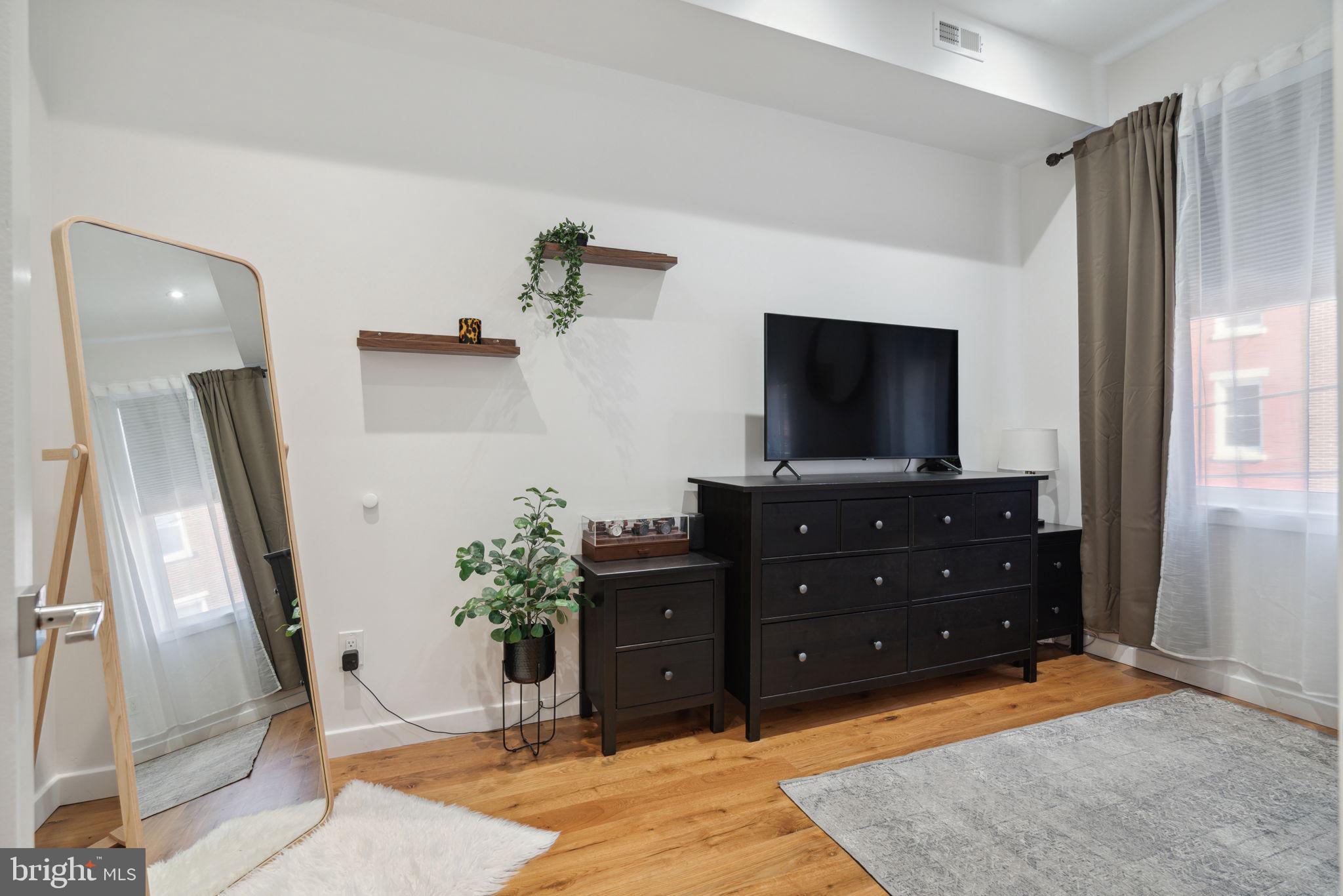 GRADUATE HOSPITAL - Residential