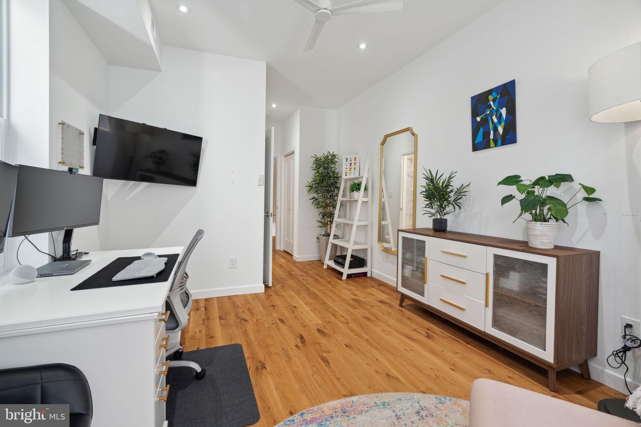 GRADUATE HOSPITAL - Residential