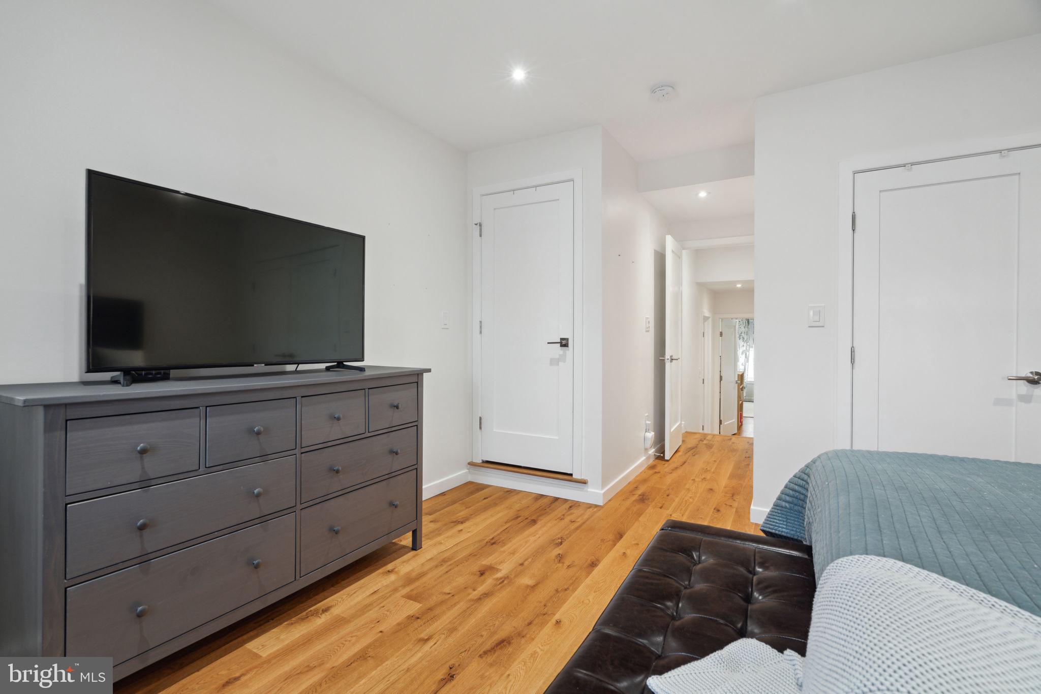 GRADUATE HOSPITAL - Residential