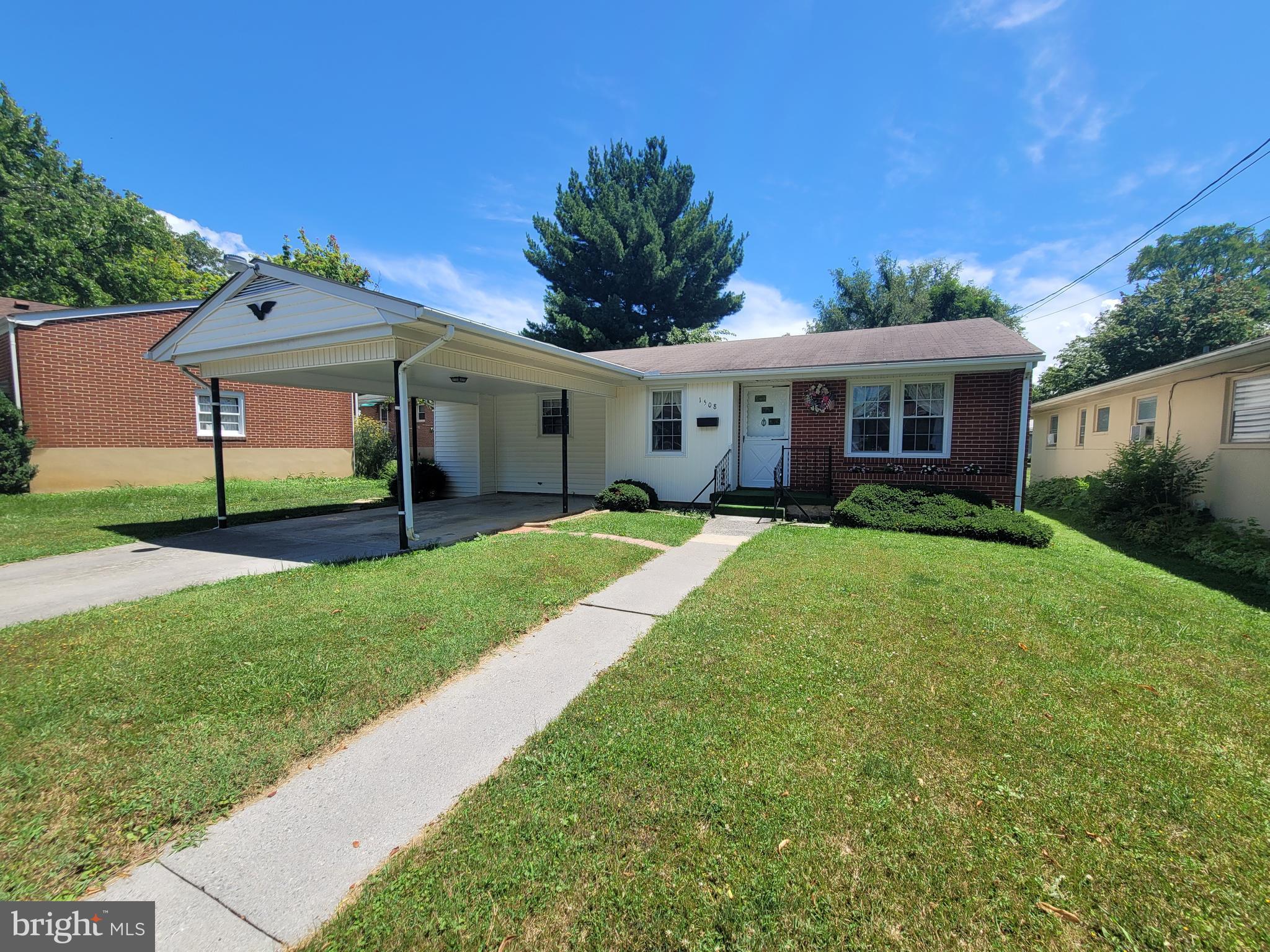 J H & E L HENRY - Residential Lease