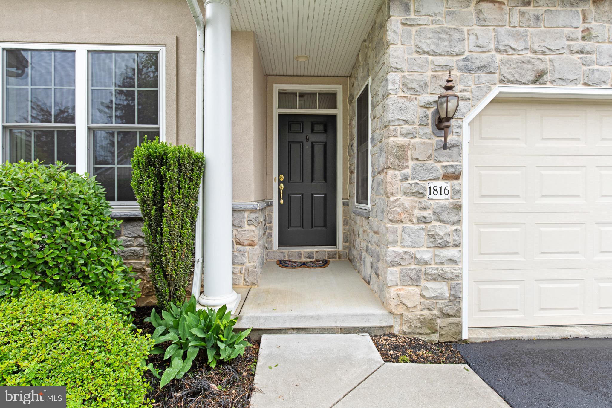 1816 WINDSONG LANE
