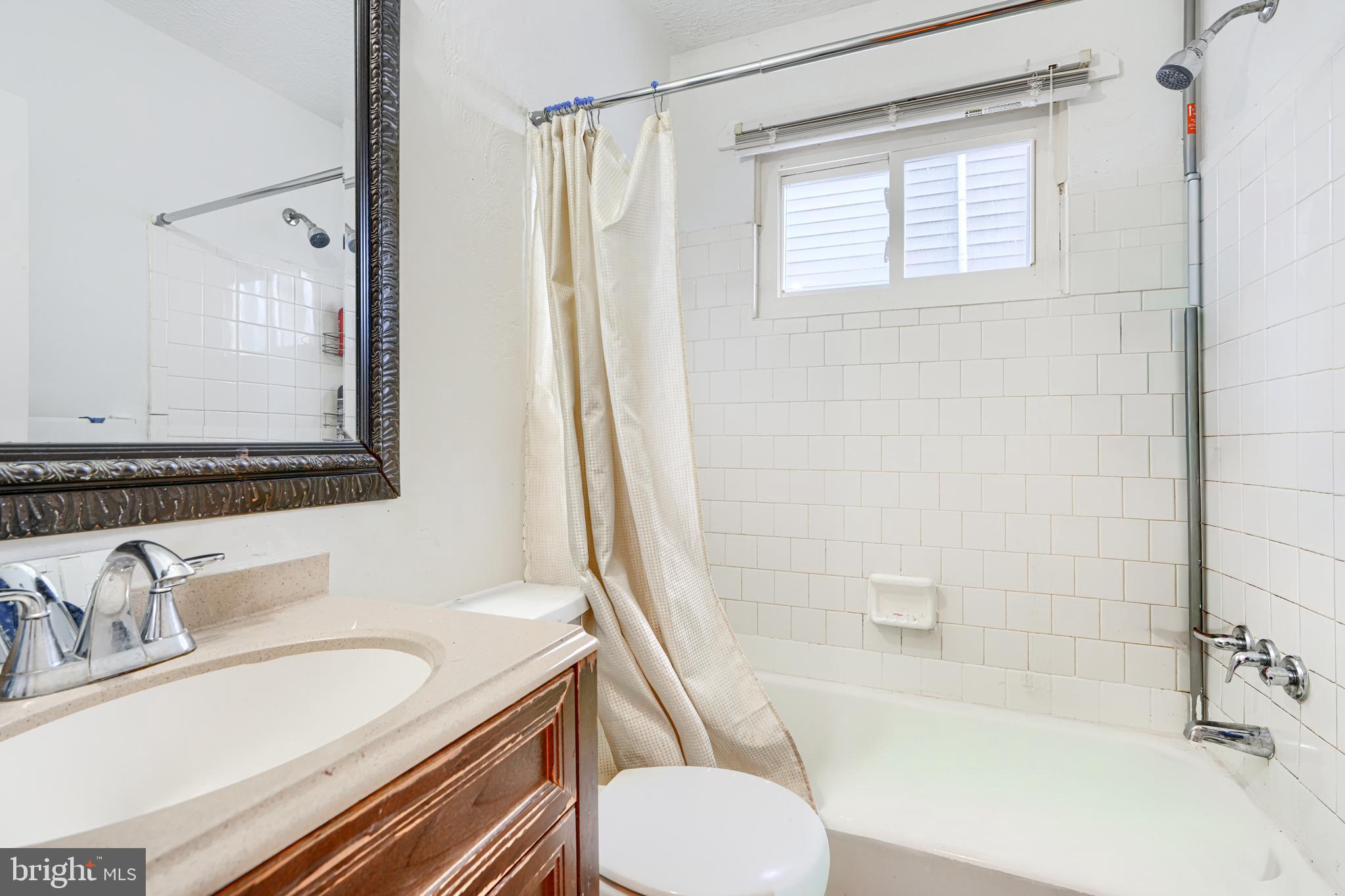 CATONSVILLE MANOR - Residential