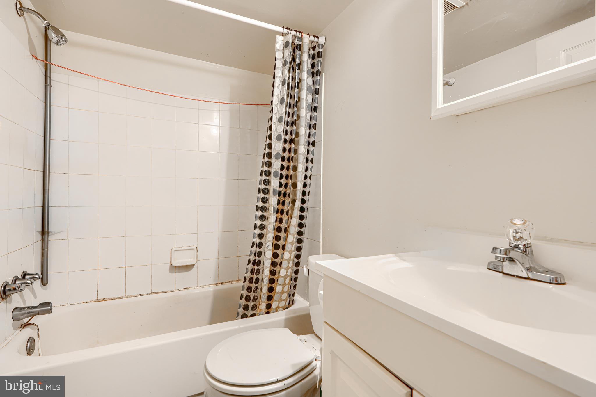 CATONSVILLE MANOR - Residential