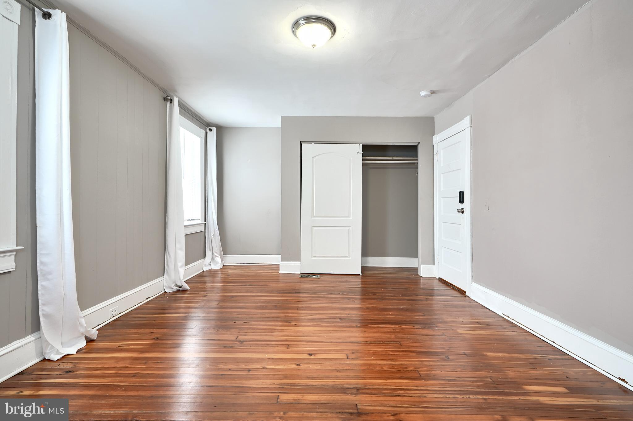 PIKESVILLE - Commercial Sale