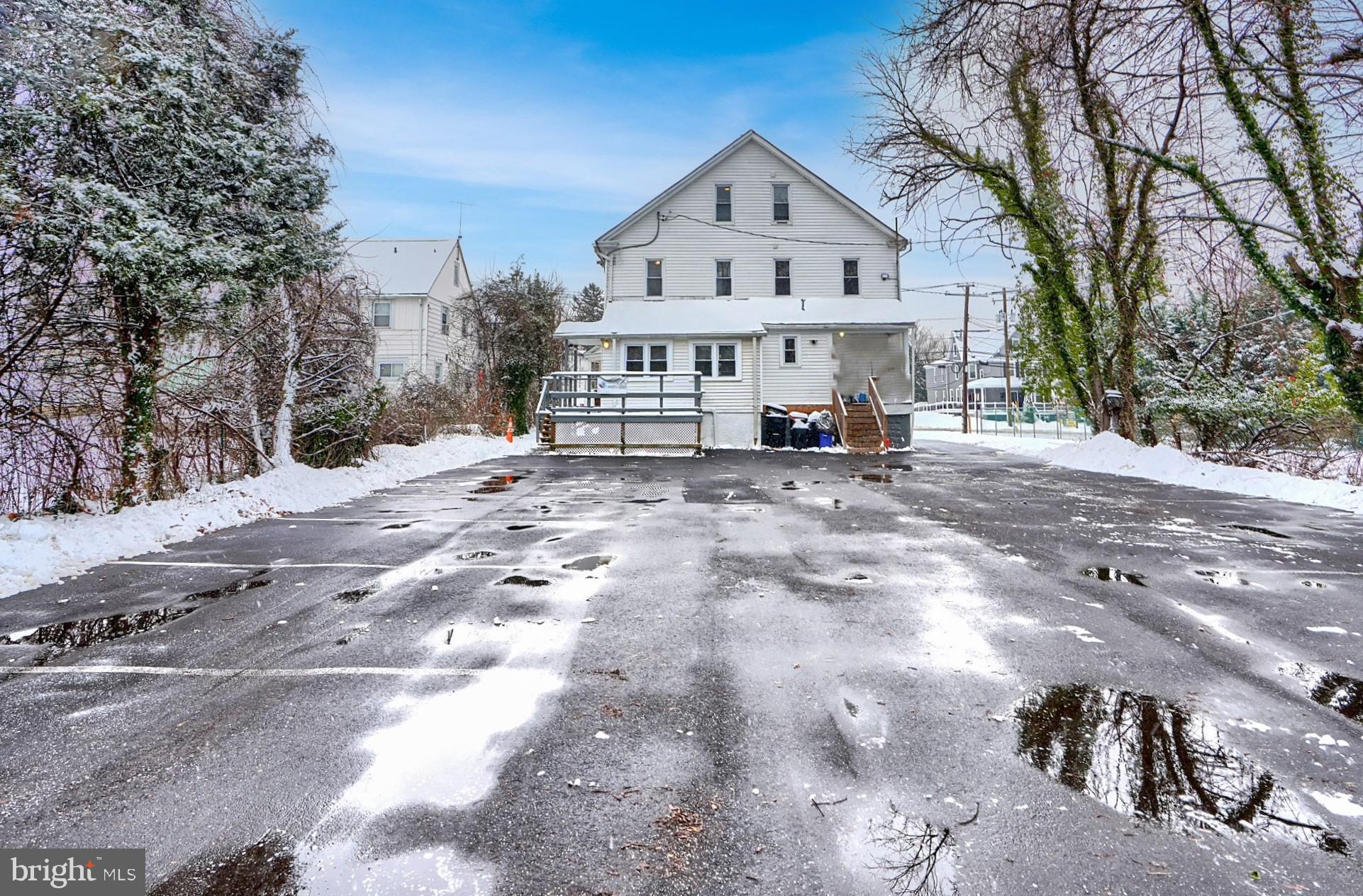 PIKESVILLE - Commercial Sale