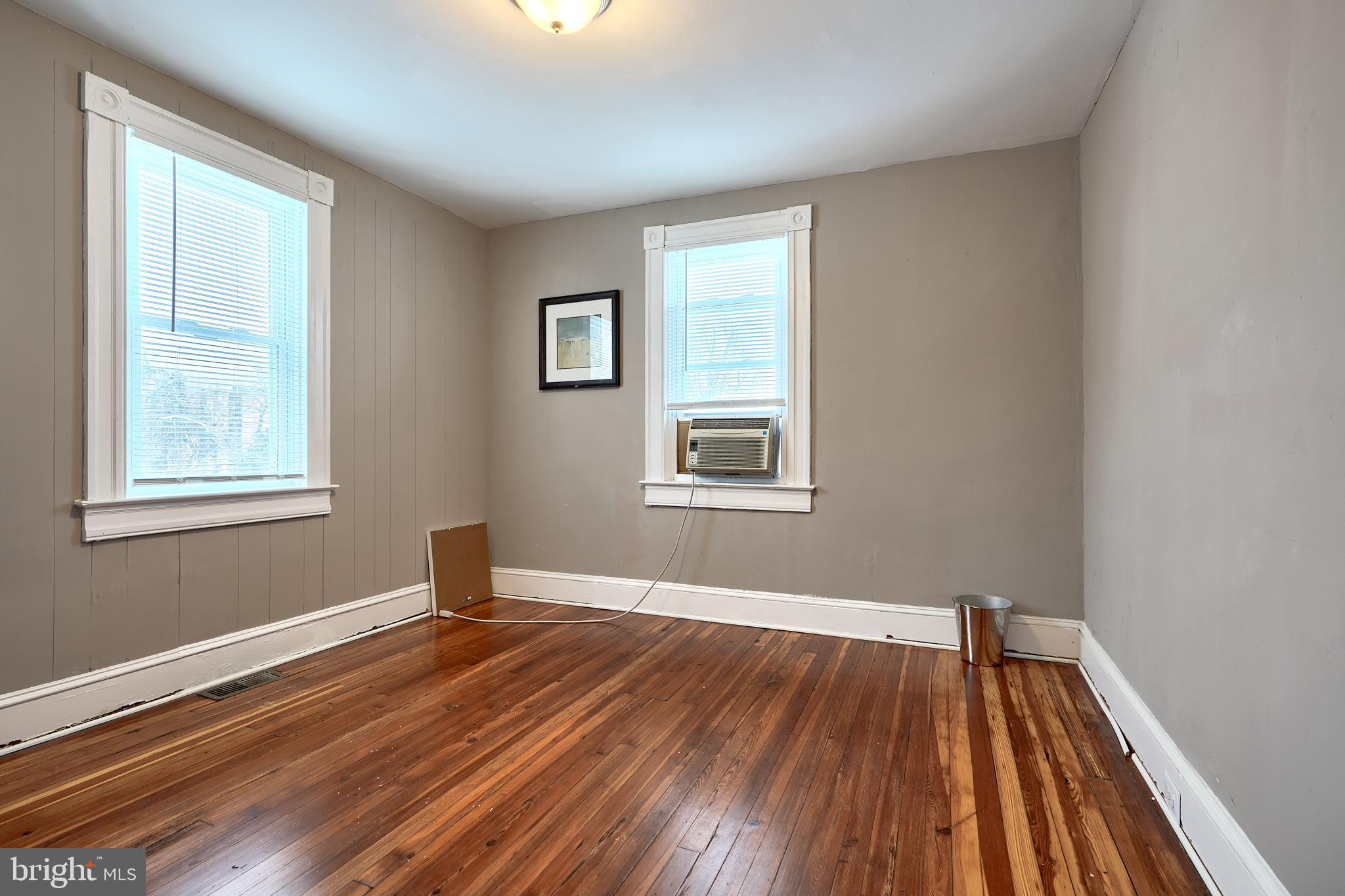 PIKESVILLE - Commercial Sale