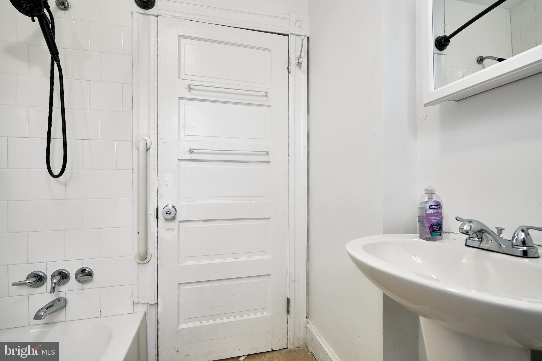 PIKESVILLE - Commercial Sale