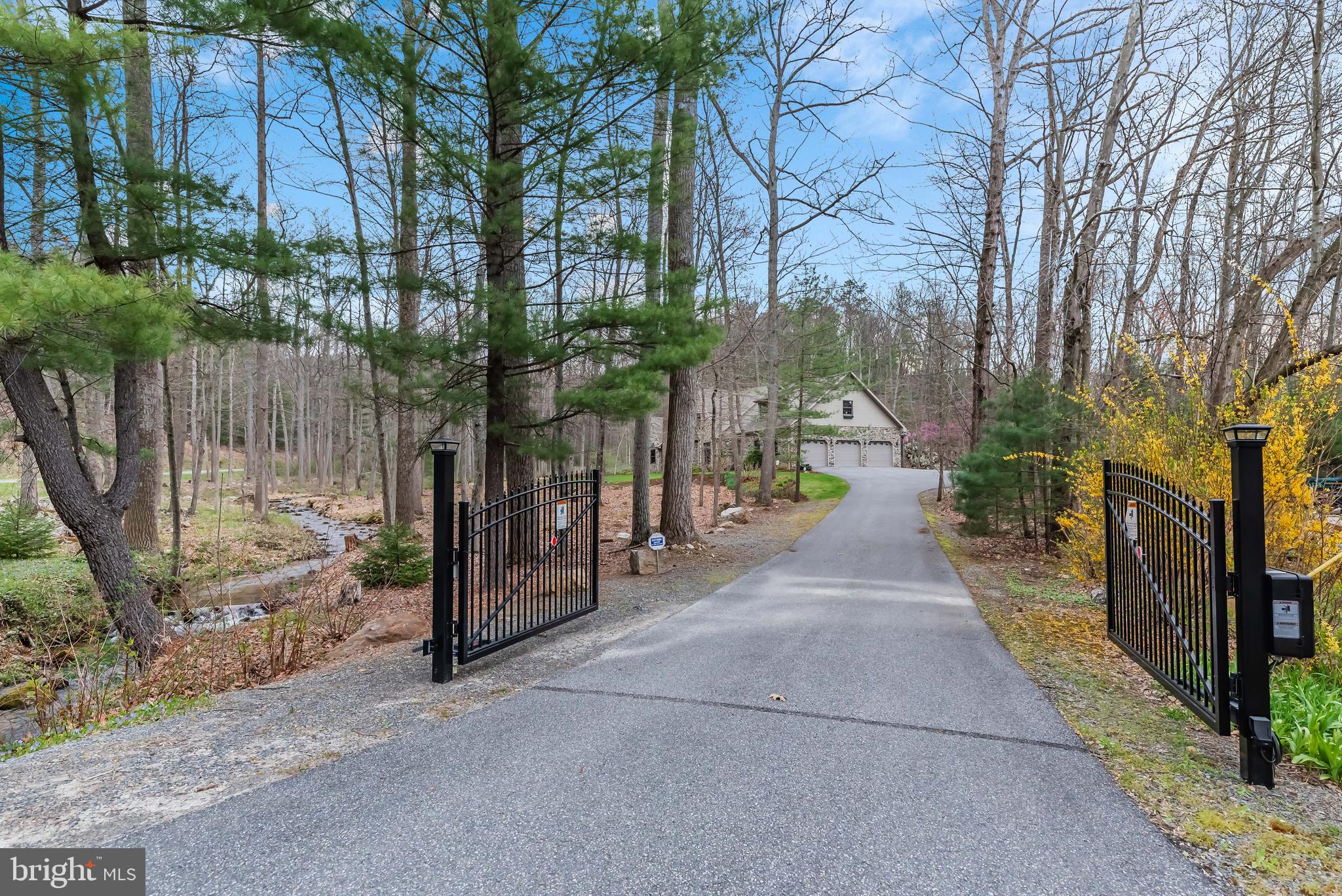 1316 RIDGE ROAD