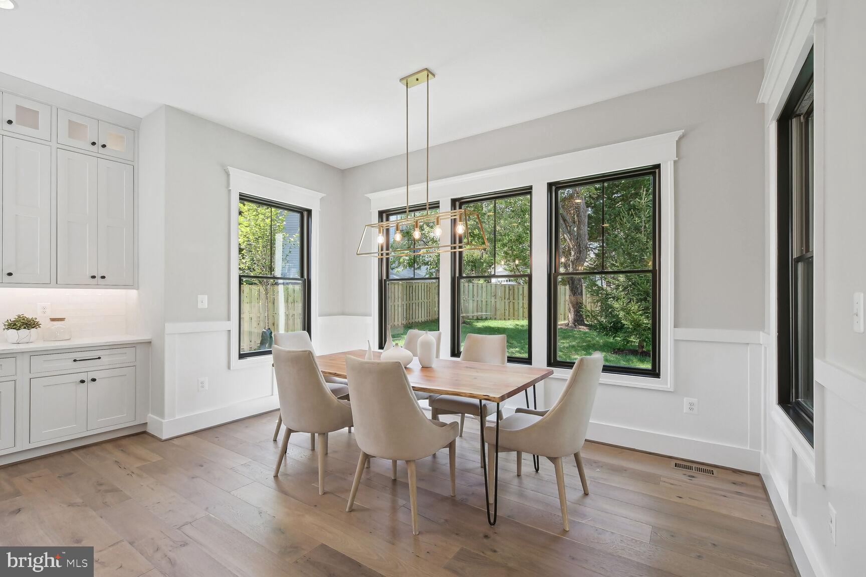 VIENNA WOODS - Residential