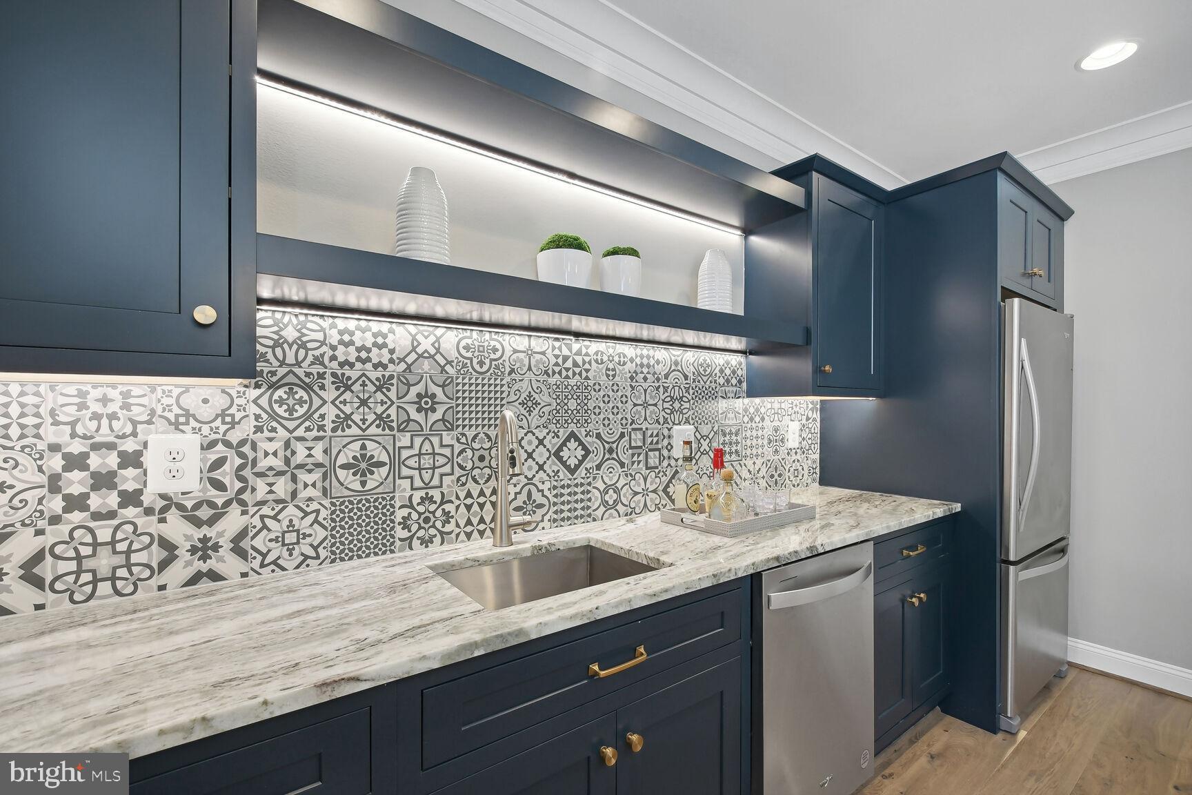 VIENNA WOODS - Residential