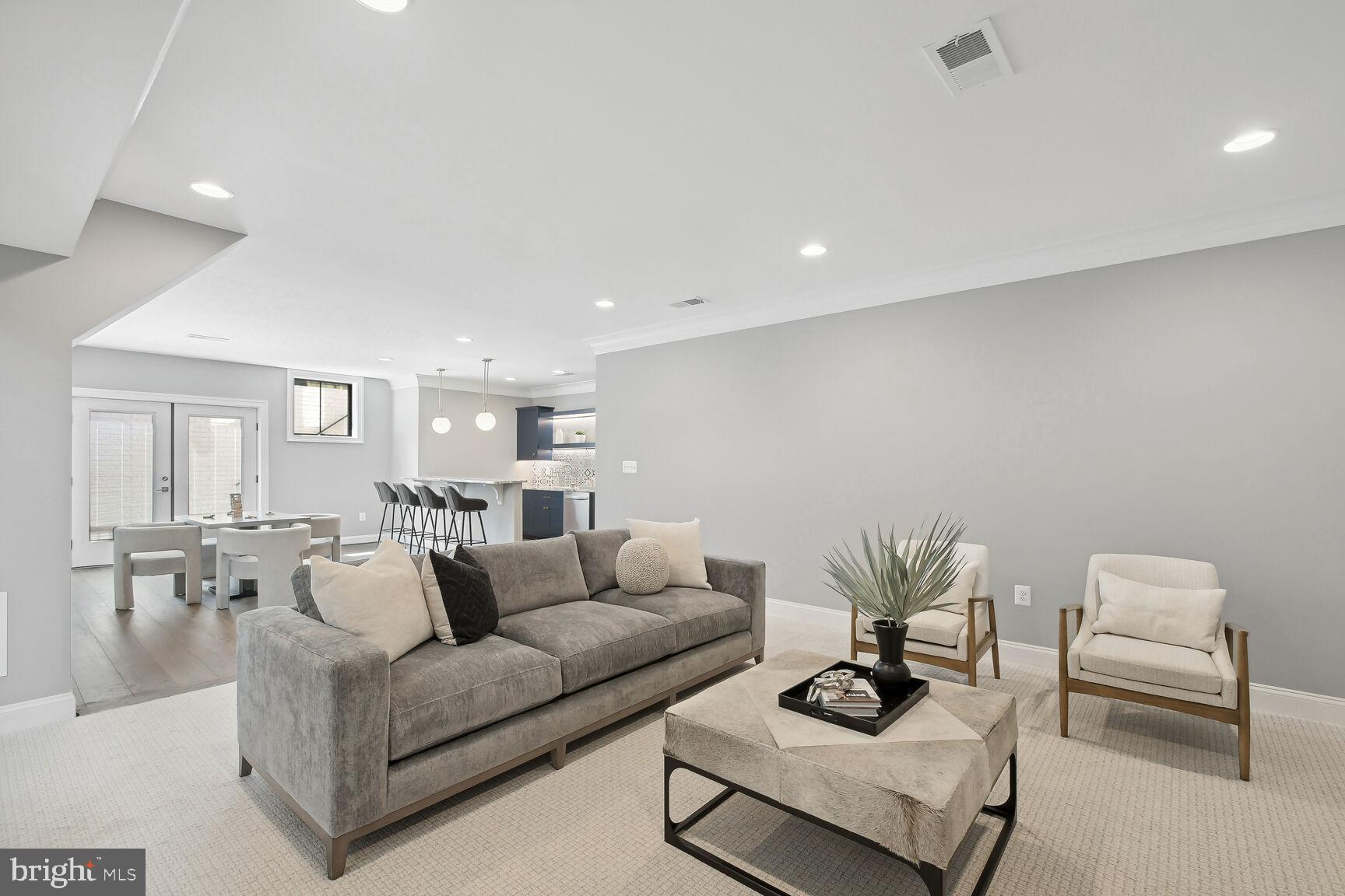 VIENNA WOODS - Residential