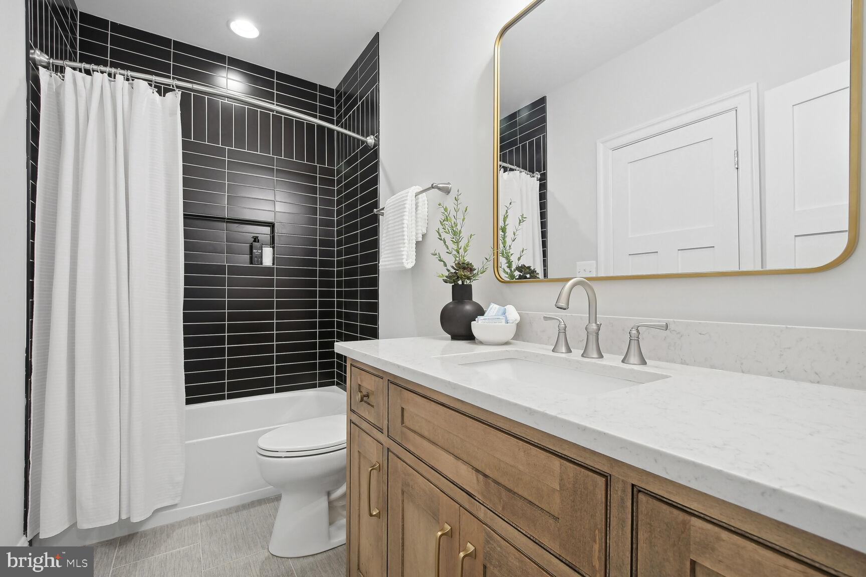 VIENNA WOODS - Residential