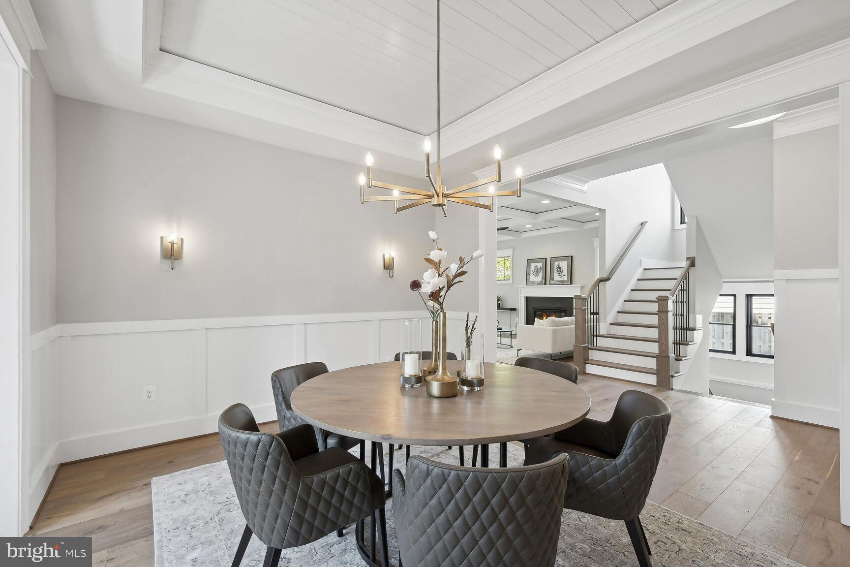 VIENNA WOODS - Residential