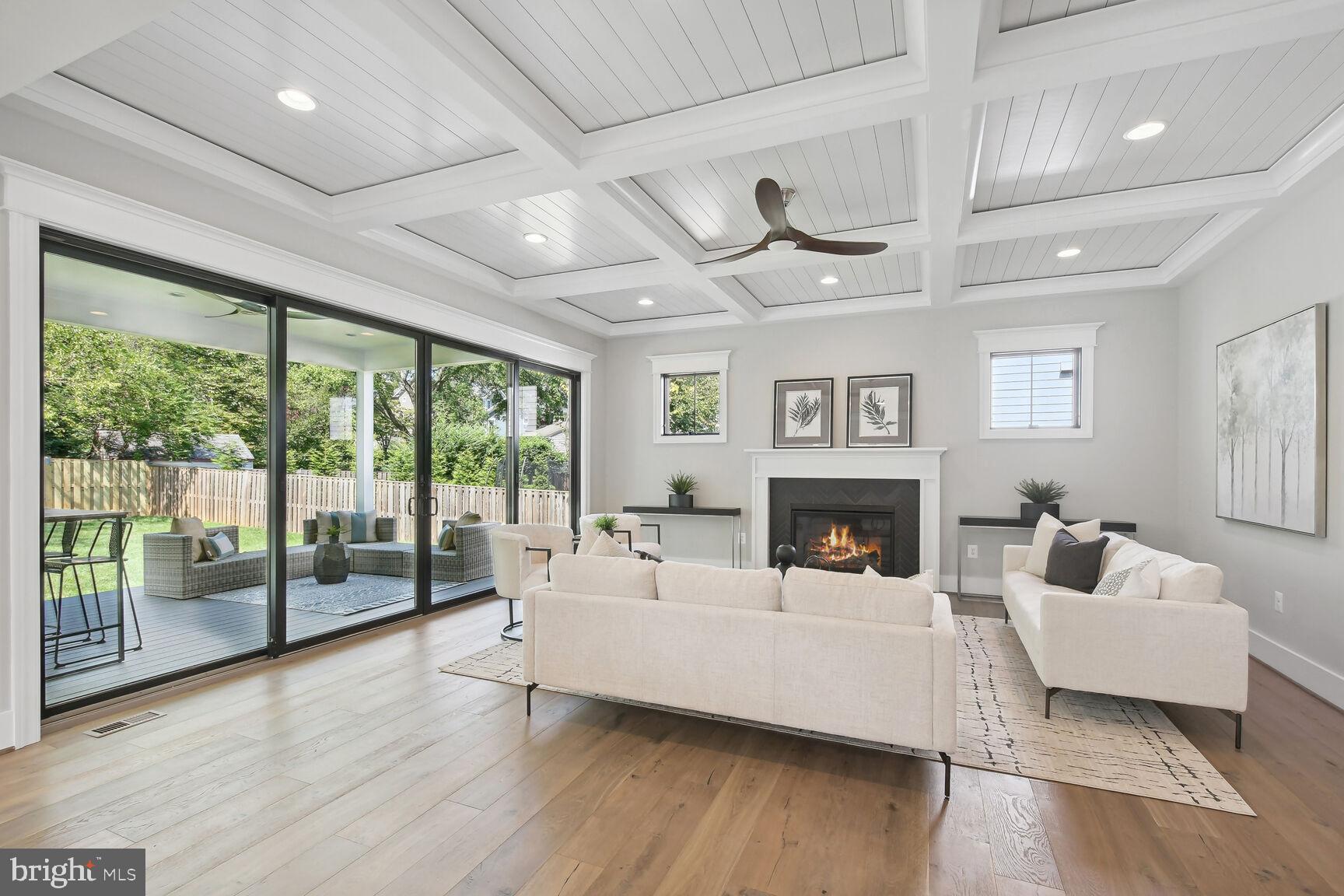 VIENNA WOODS - Residential