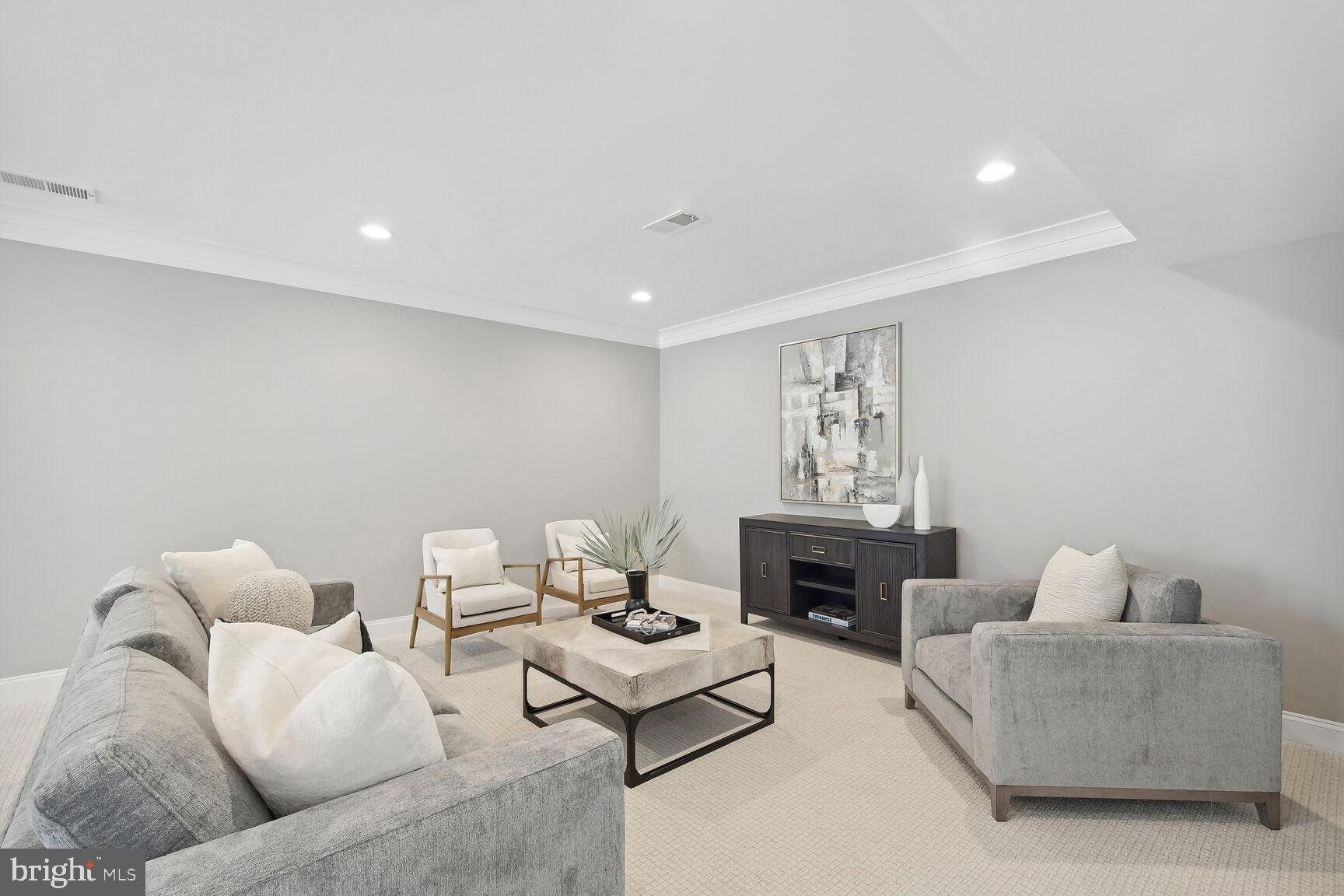 VIENNA WOODS - Residential