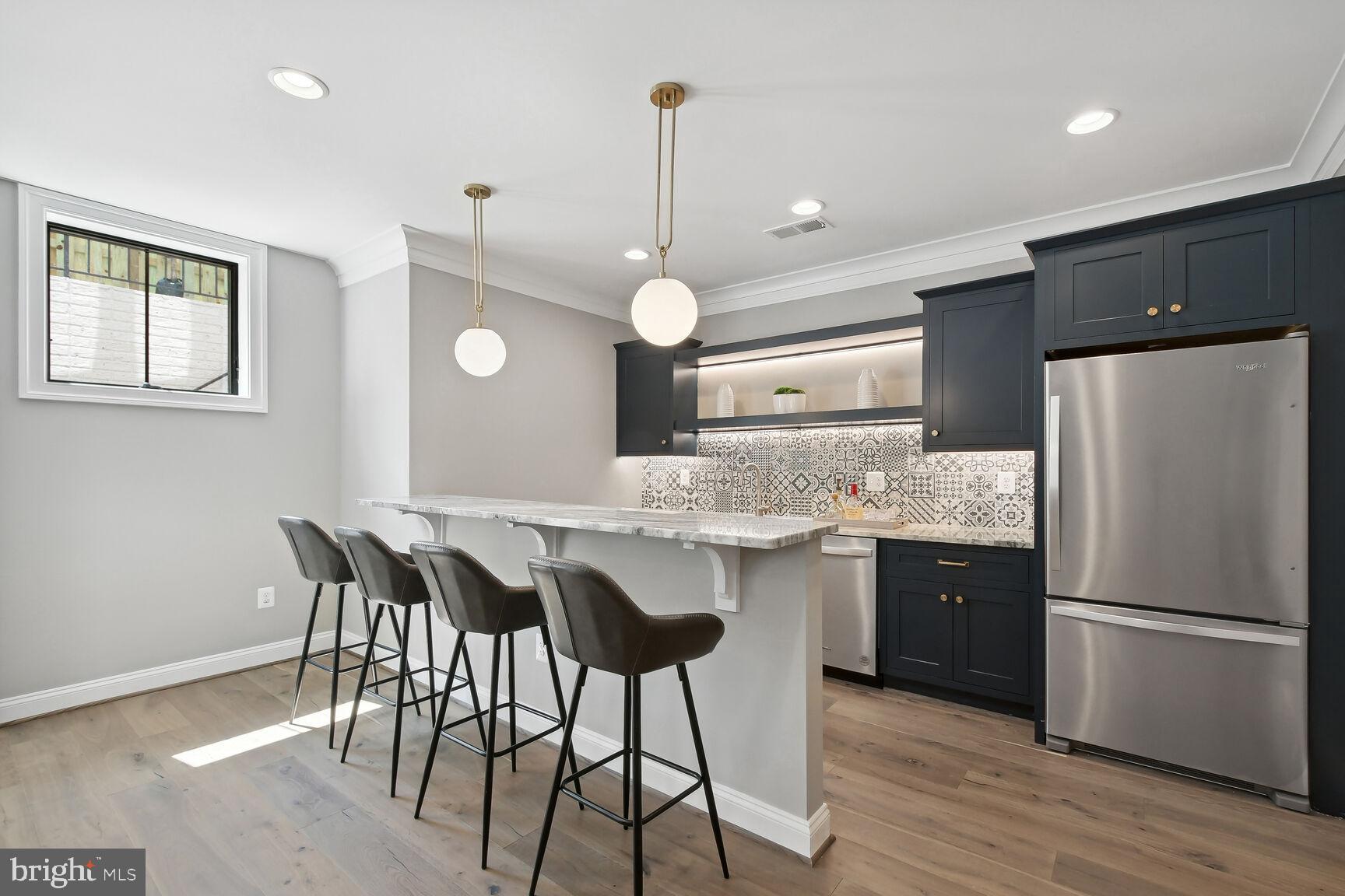 VIENNA WOODS - Residential