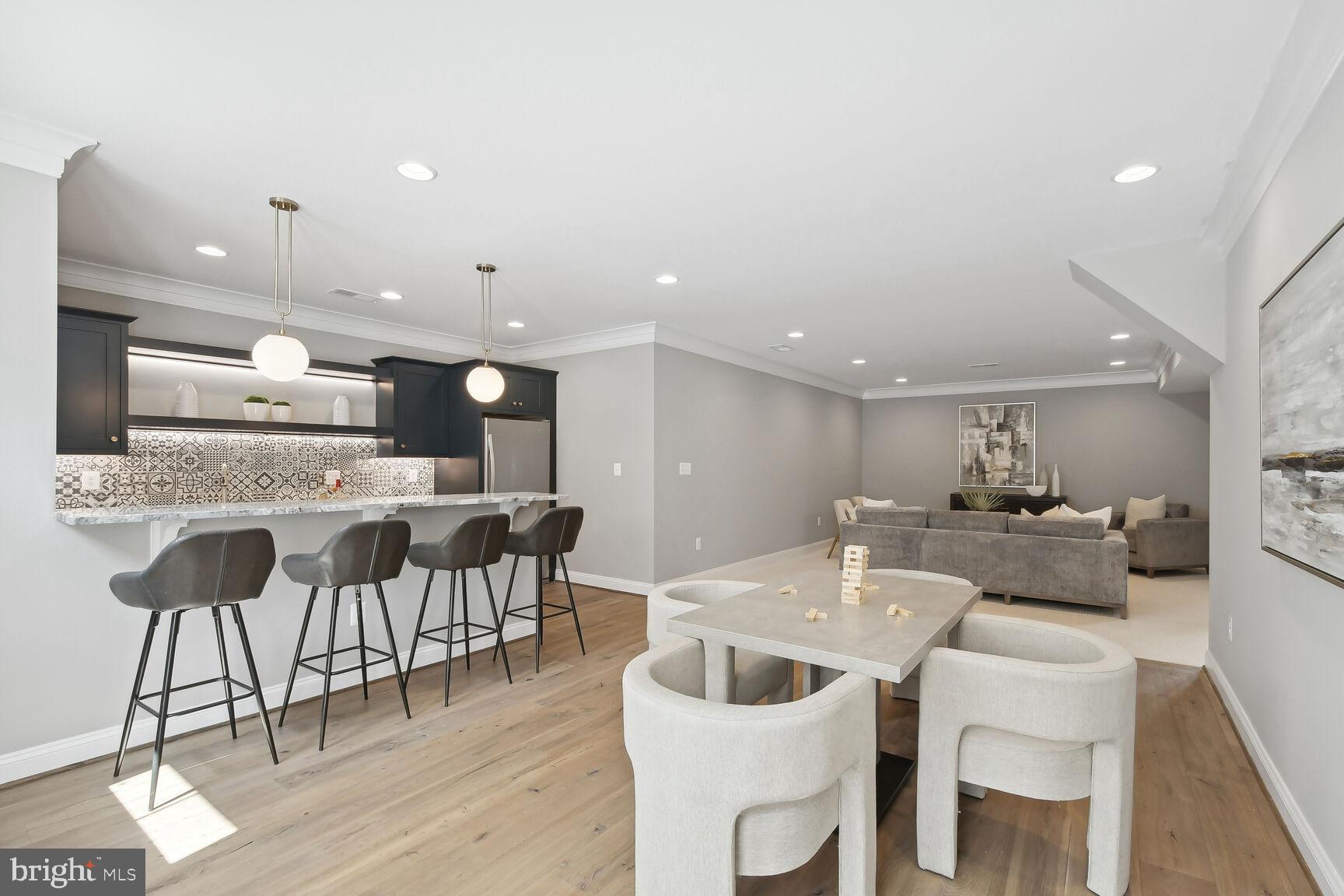 VIENNA WOODS - Residential