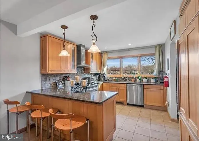 Hillsborough, New Jersey 08844, United States, 3 Bedrooms Bedrooms, ,4 BathroomsBathrooms,Residential,Active,186085