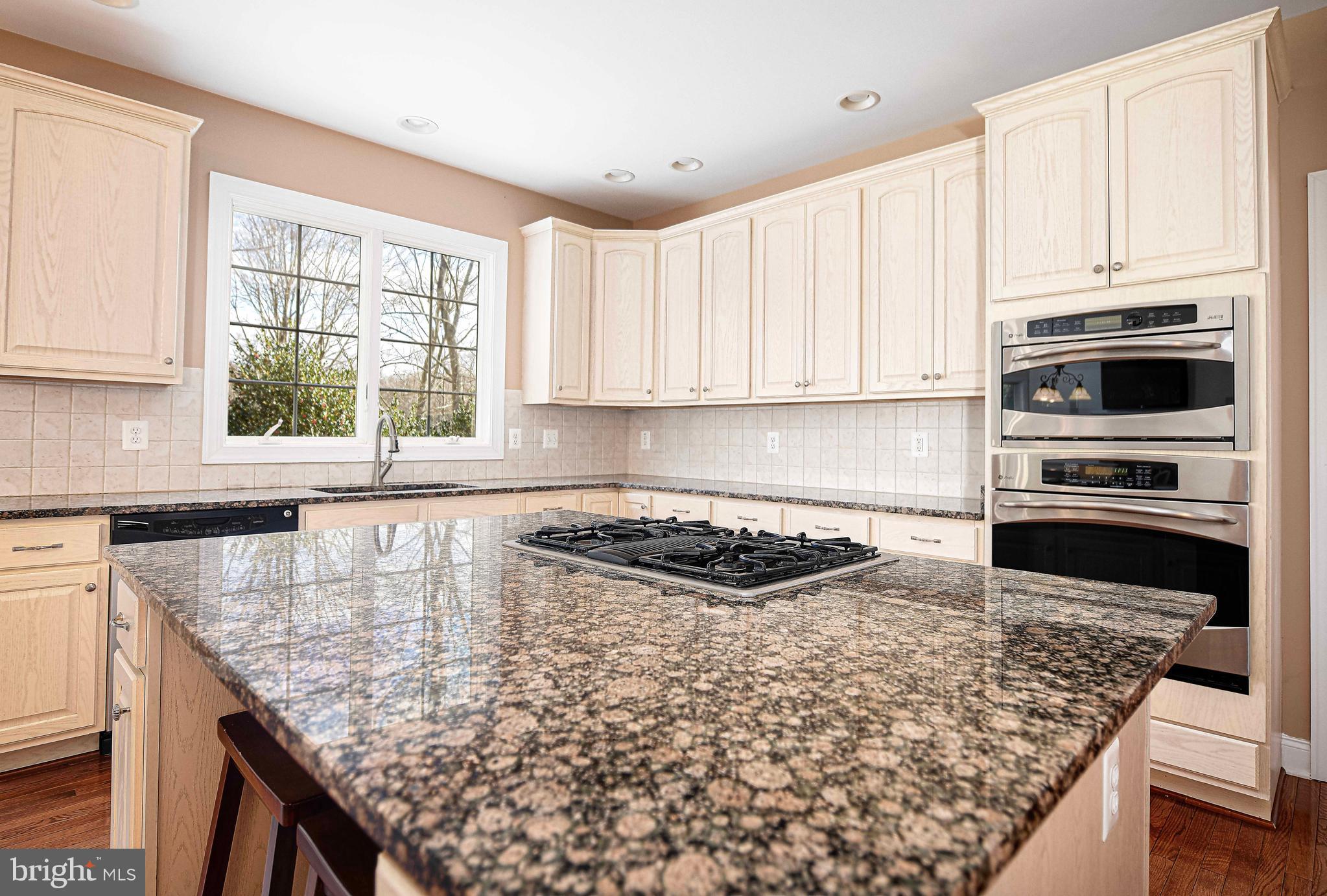 THE ESTATES AT CEDARDAY - Residential